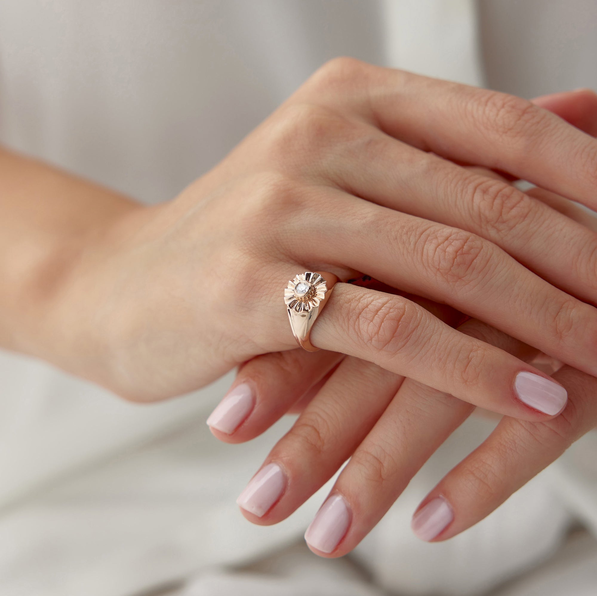 Pırlanta Tektaş Serçe Parmak Yüzük