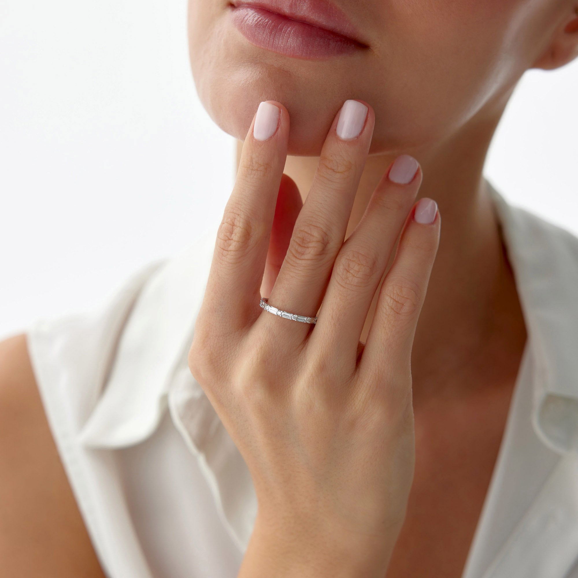 Bagetli Yarımtur Pırlanta Yüzük / The Elongating Half Eternity