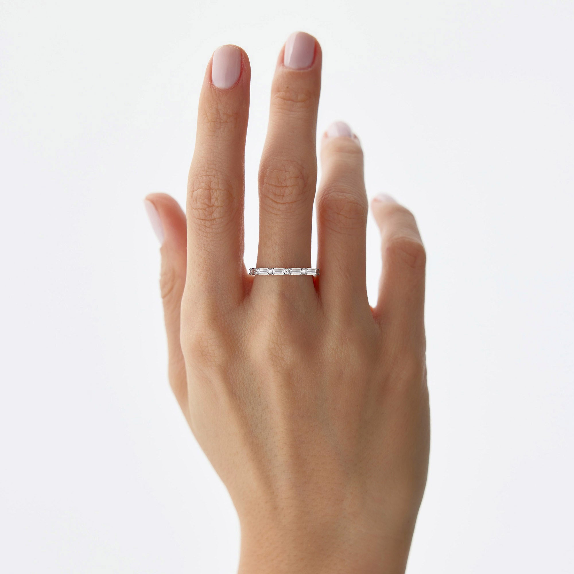 Bagetli Yarımtur Pırlanta Yüzük / The Elongating Half Eternity