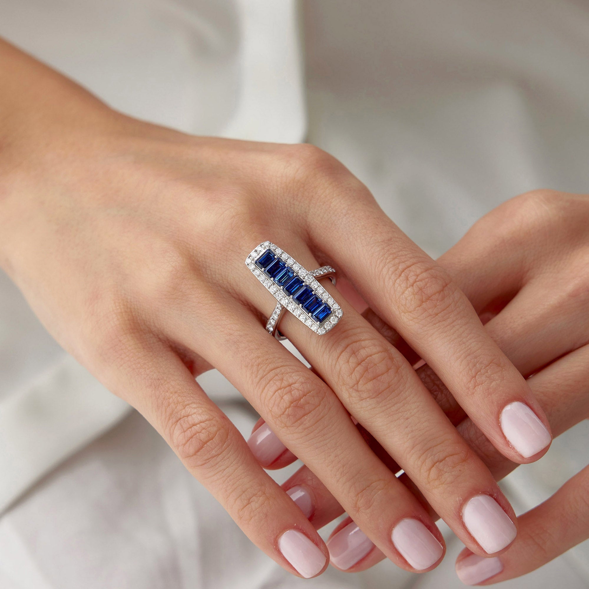 Uzun Mavi Safir ve Pırlanta Yüzük / Blue Beauty