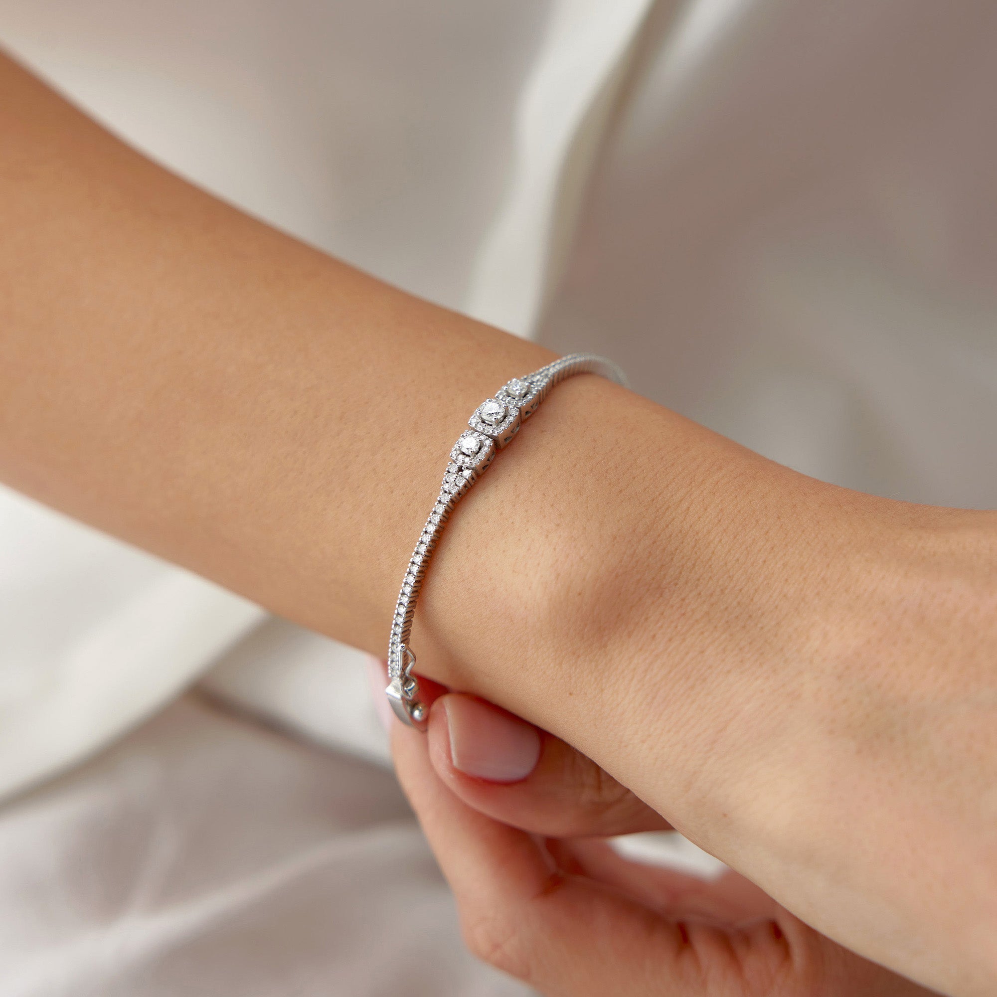 Pırlanta Üçtaş Bilezik / Triple Diamond Bangle