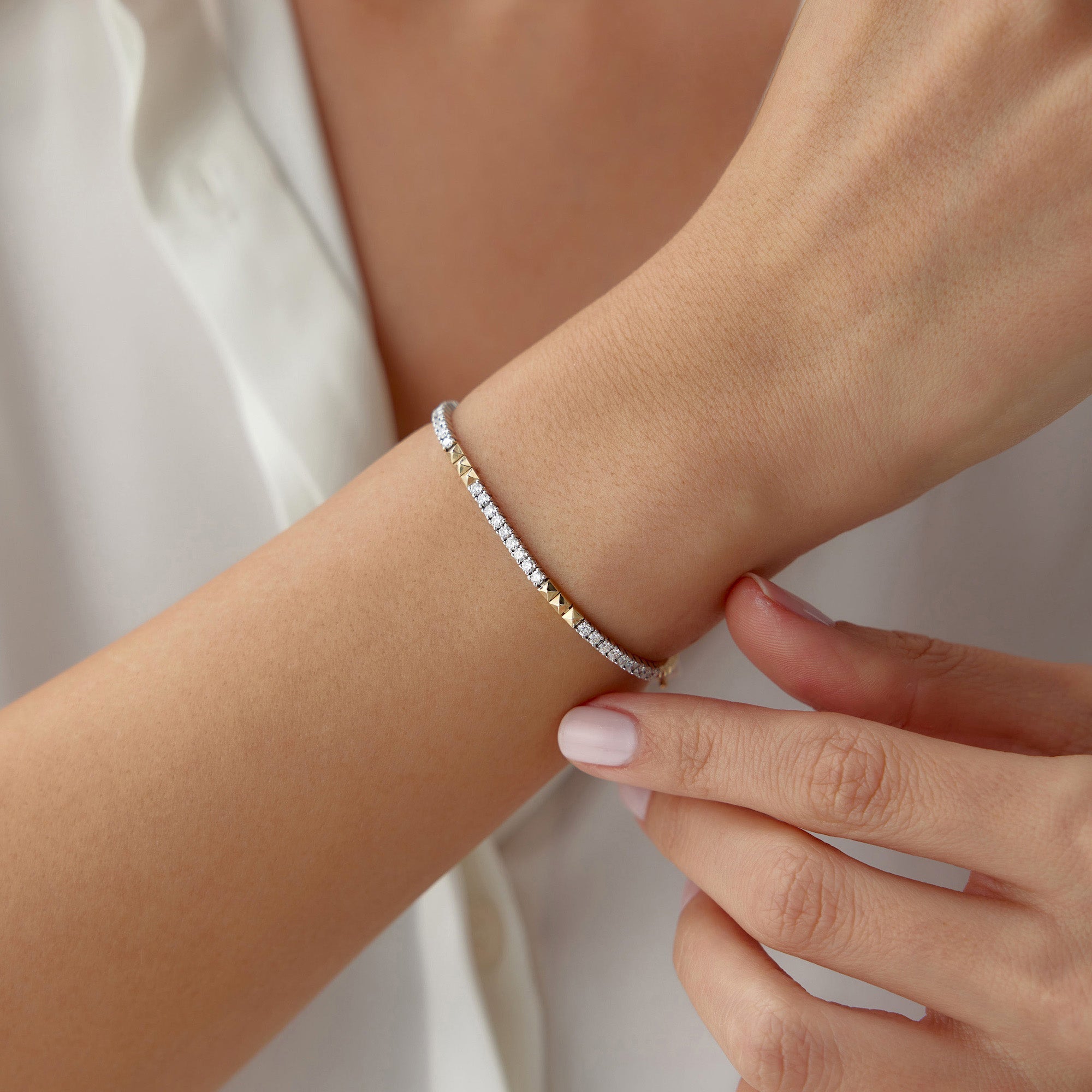 Minimal Pırlanta Spike Su Yolu Bileklik