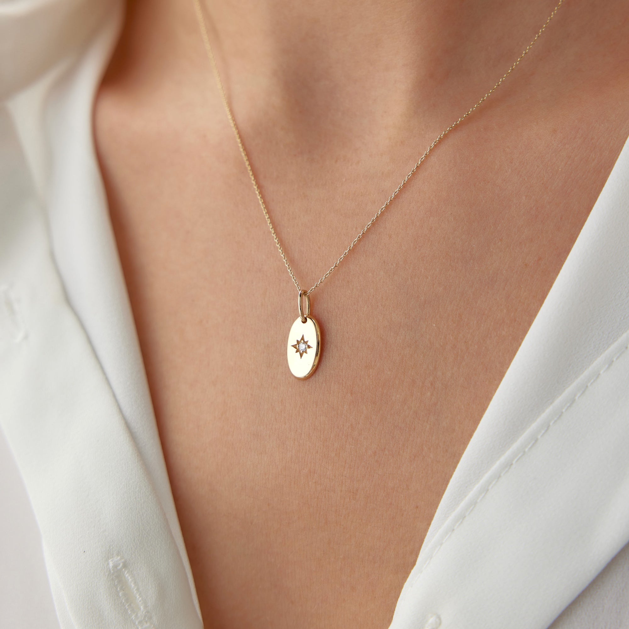 Minimal Pırlanta Oval Kuzey Yıldızı Kolye / Mini Star