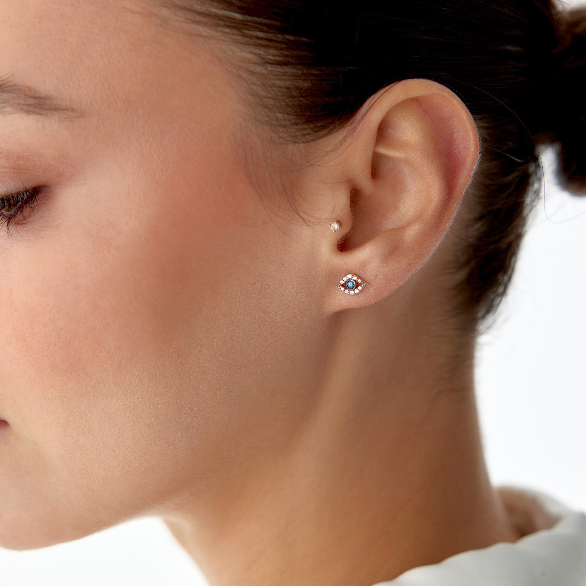 Minik Mavi ve Beyaz Pırlanta Göz Küpe / The Little Blue Eye