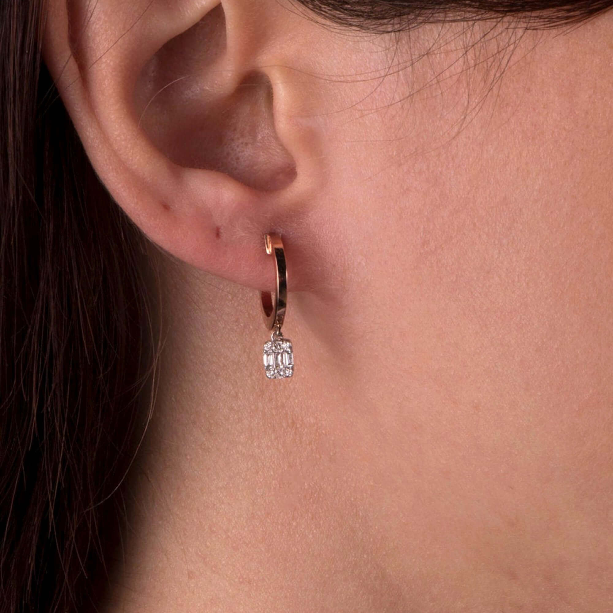 Baget Pırlanta Sallantılı Sade Halka Küpe