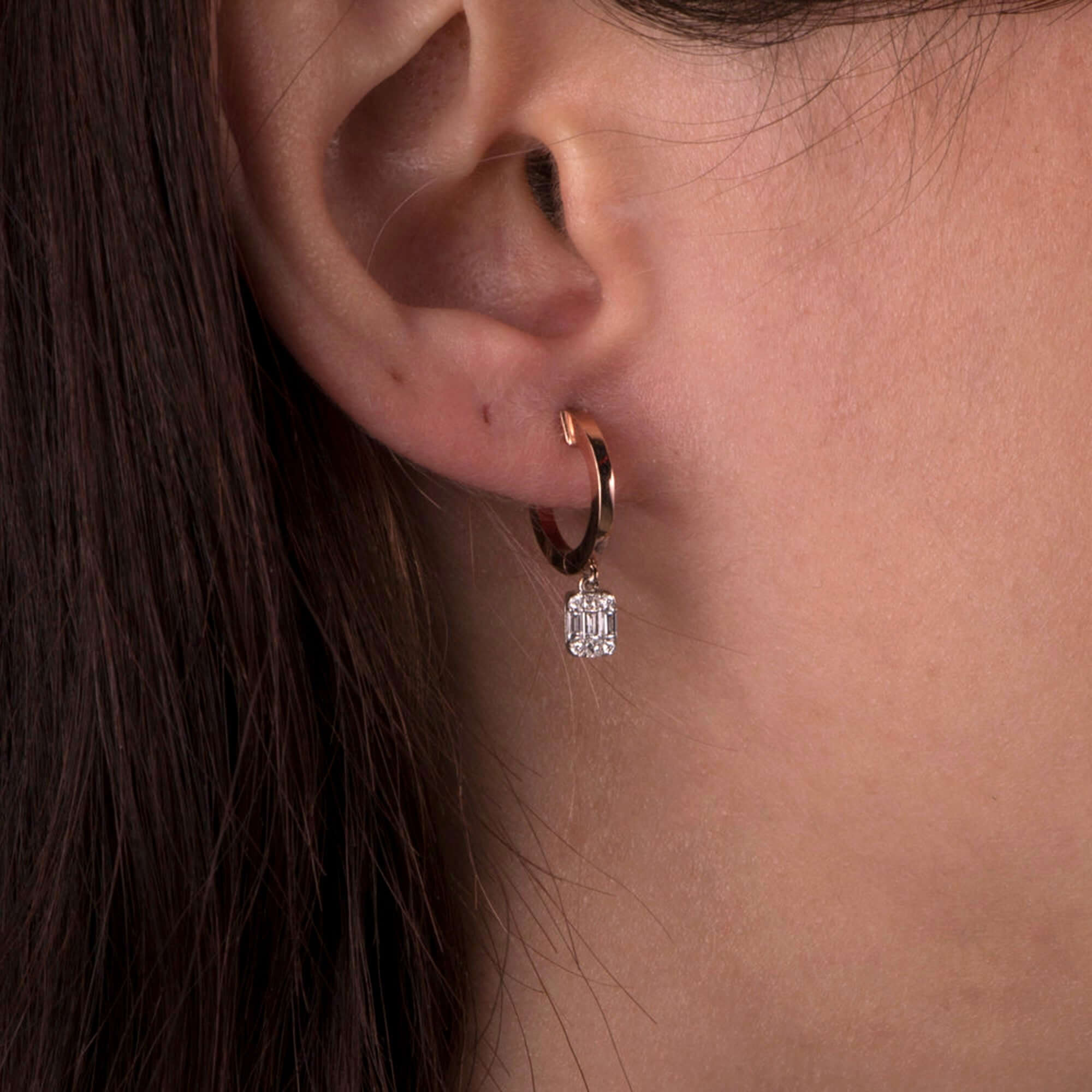 Baget Pırlanta Sallantılı Sade Halka Küpe