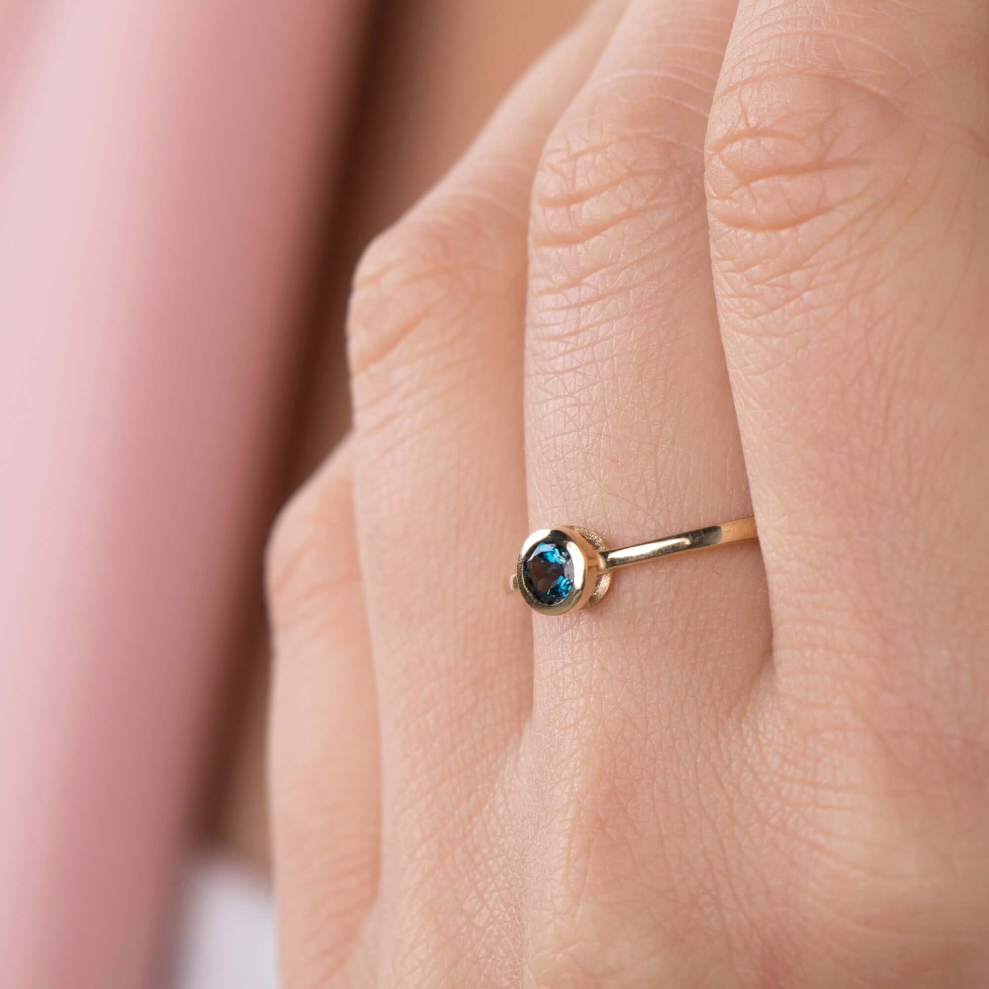 Mavi Topaz Tektaş Yüzük