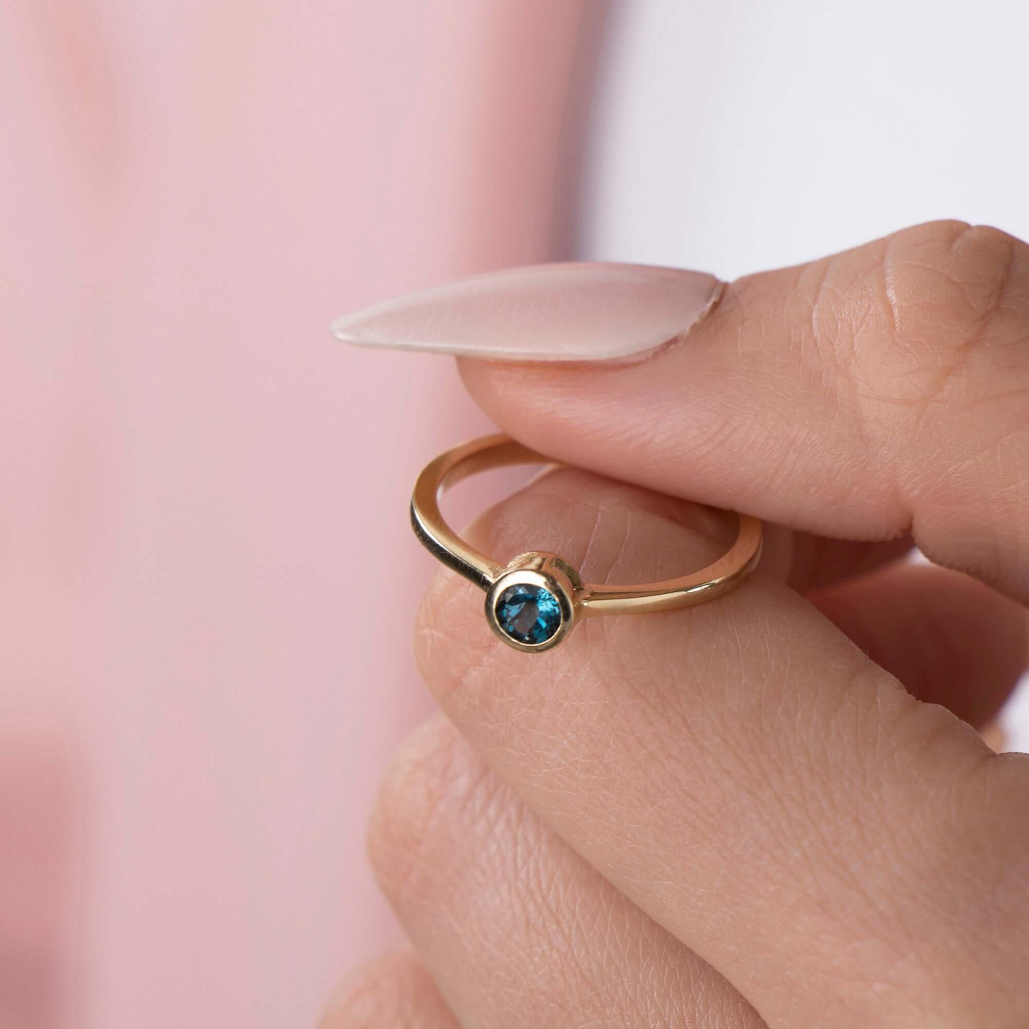 Mavi Topaz Tektaş Yüzük