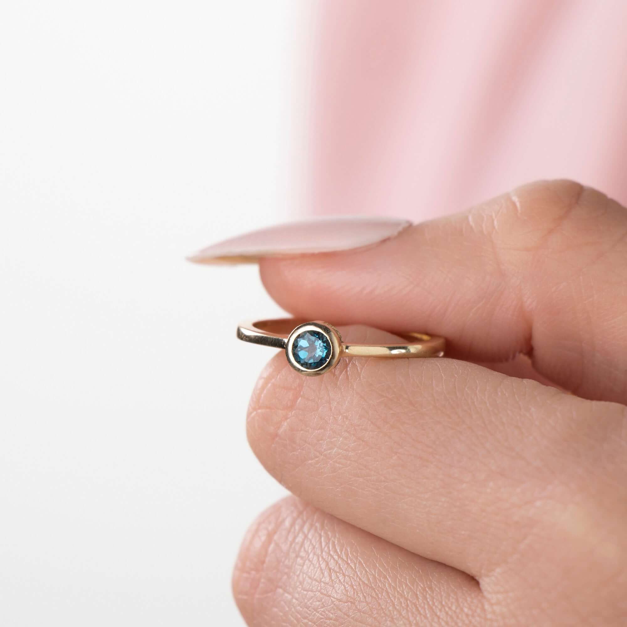 Mavi Topaz Tektaş Yüzük