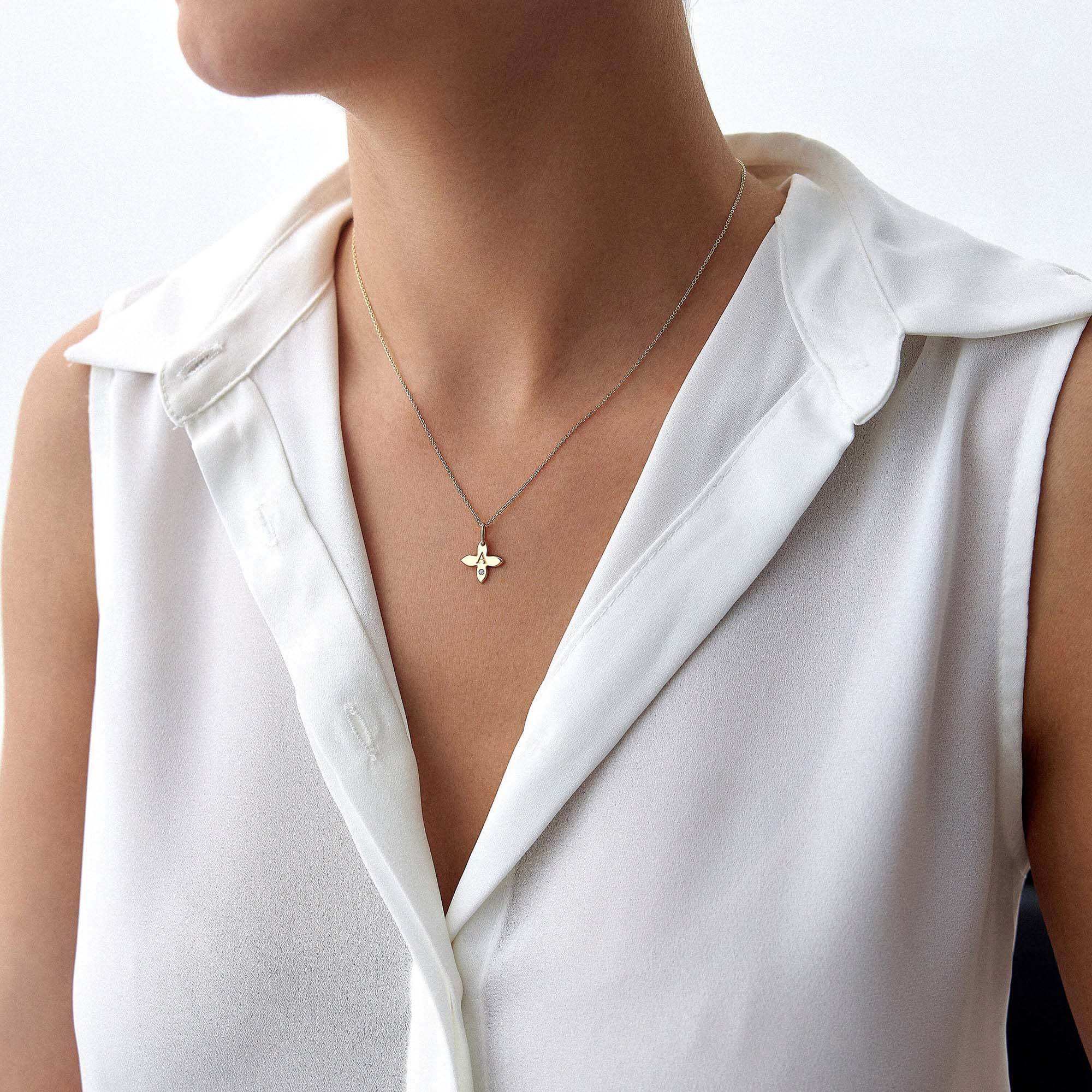 Pırlanta Harfli Yonca Kolye / Minimal Clover