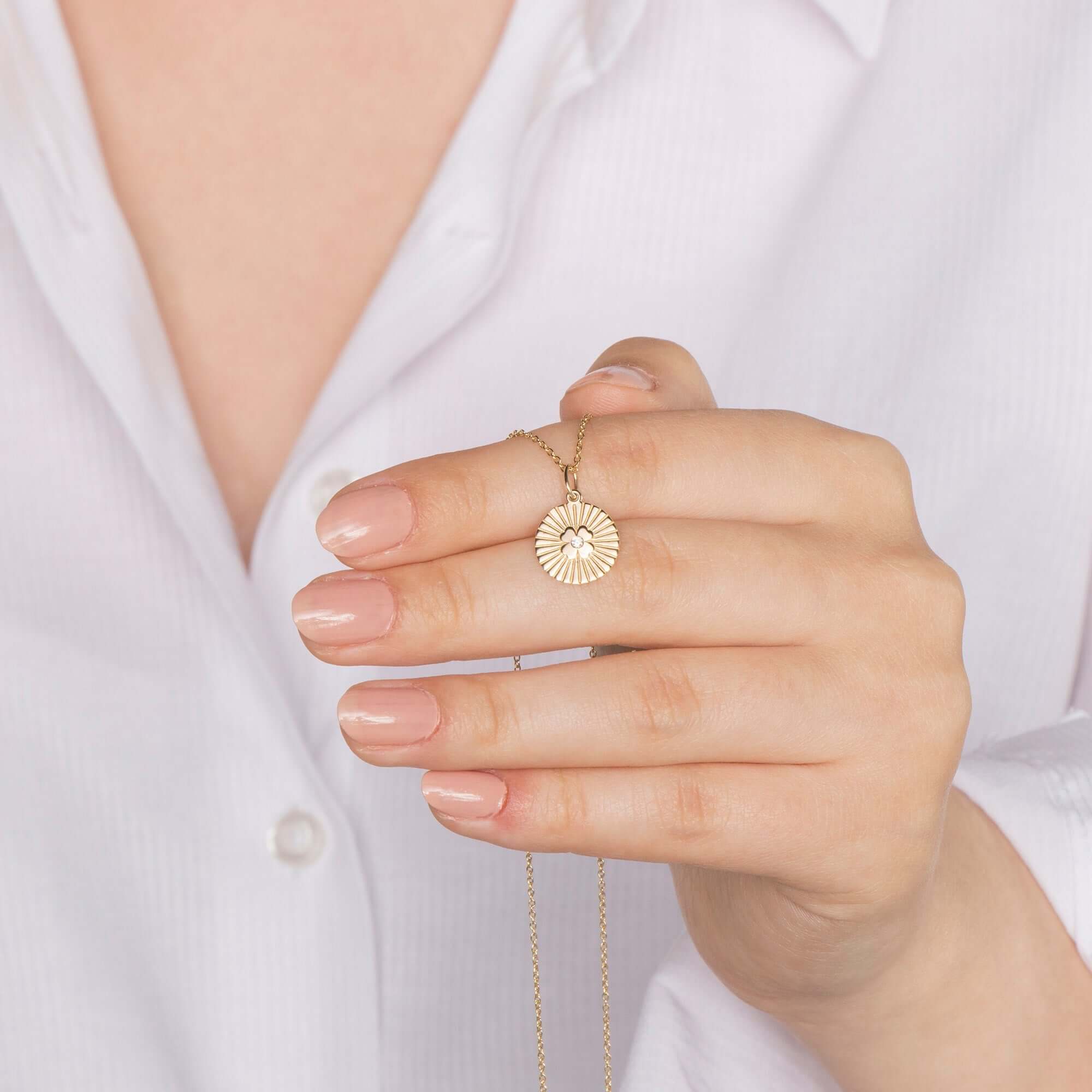 Minimal Pırlanta Yonca Kolye