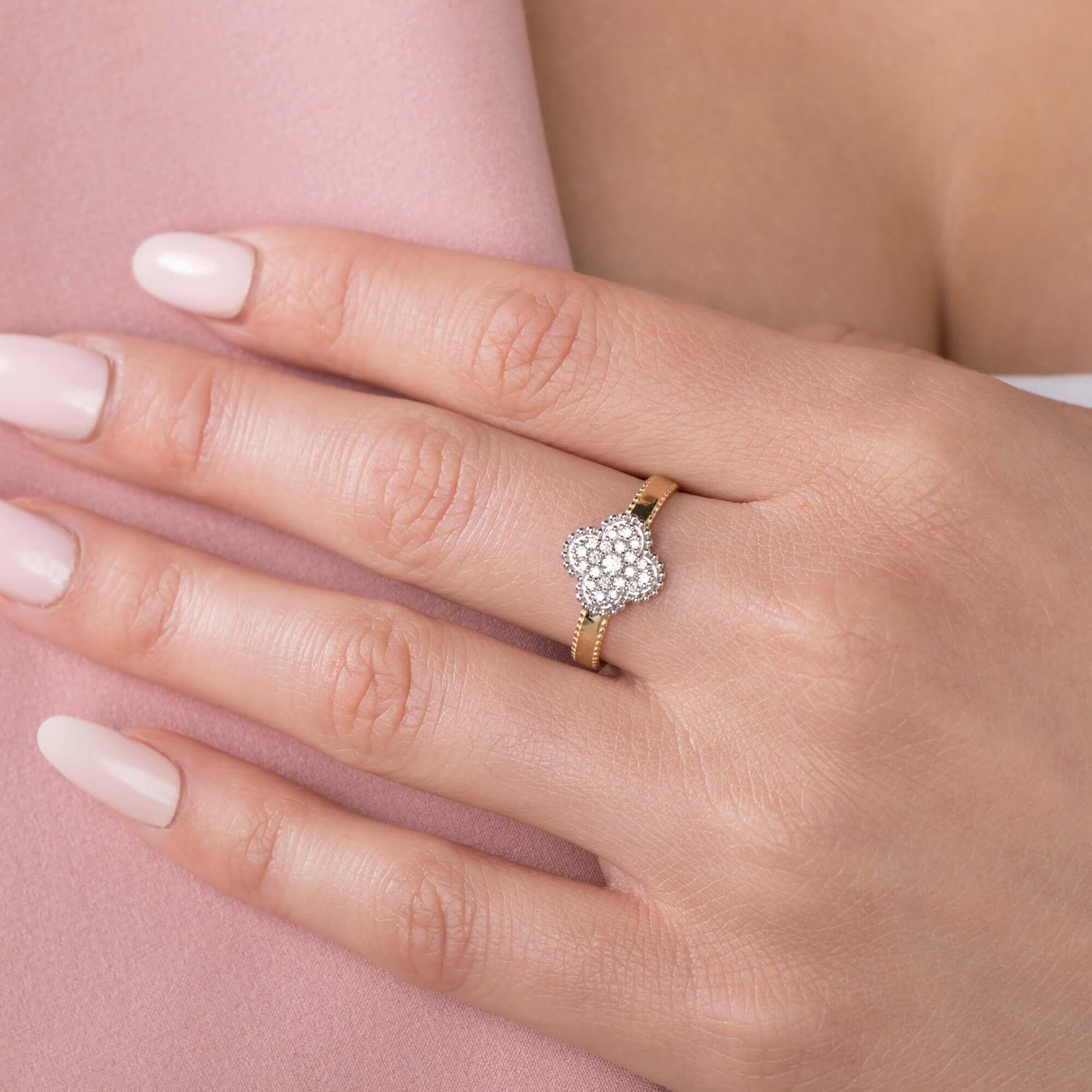 Modern Pırlanta Yonca Yüzük