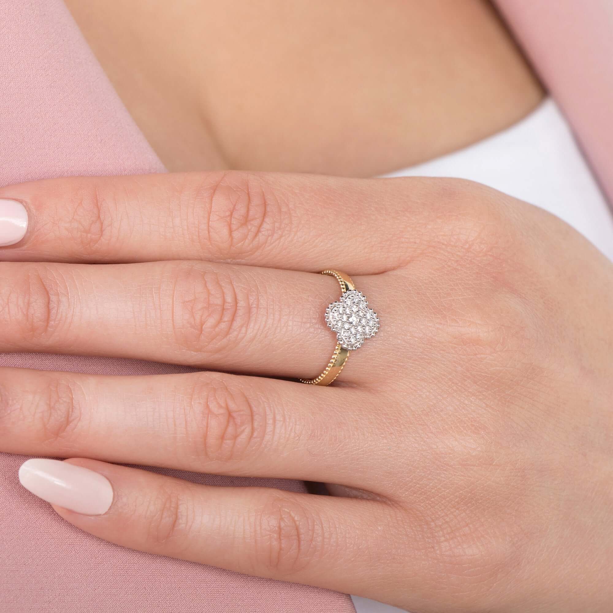 Modern Pırlanta Yonca Yüzük