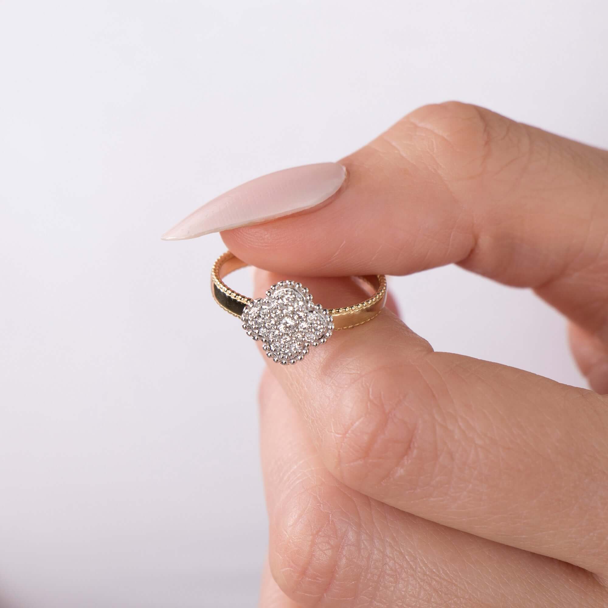 Modern Pırlanta Yonca Yüzük