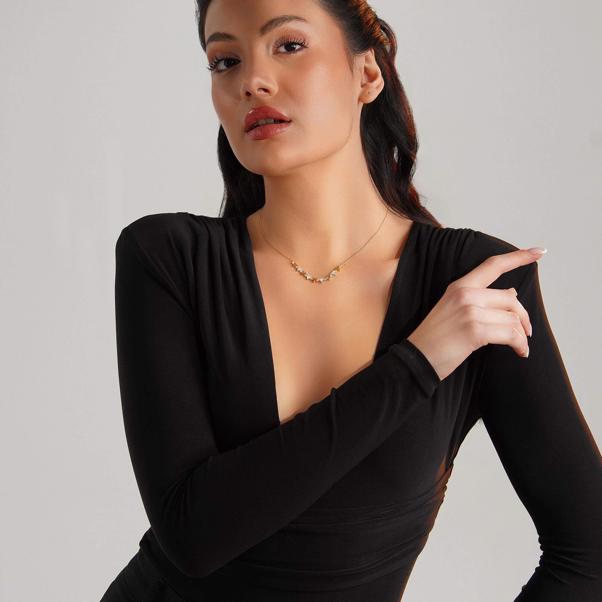 Pırlanta Spike Station Kolye