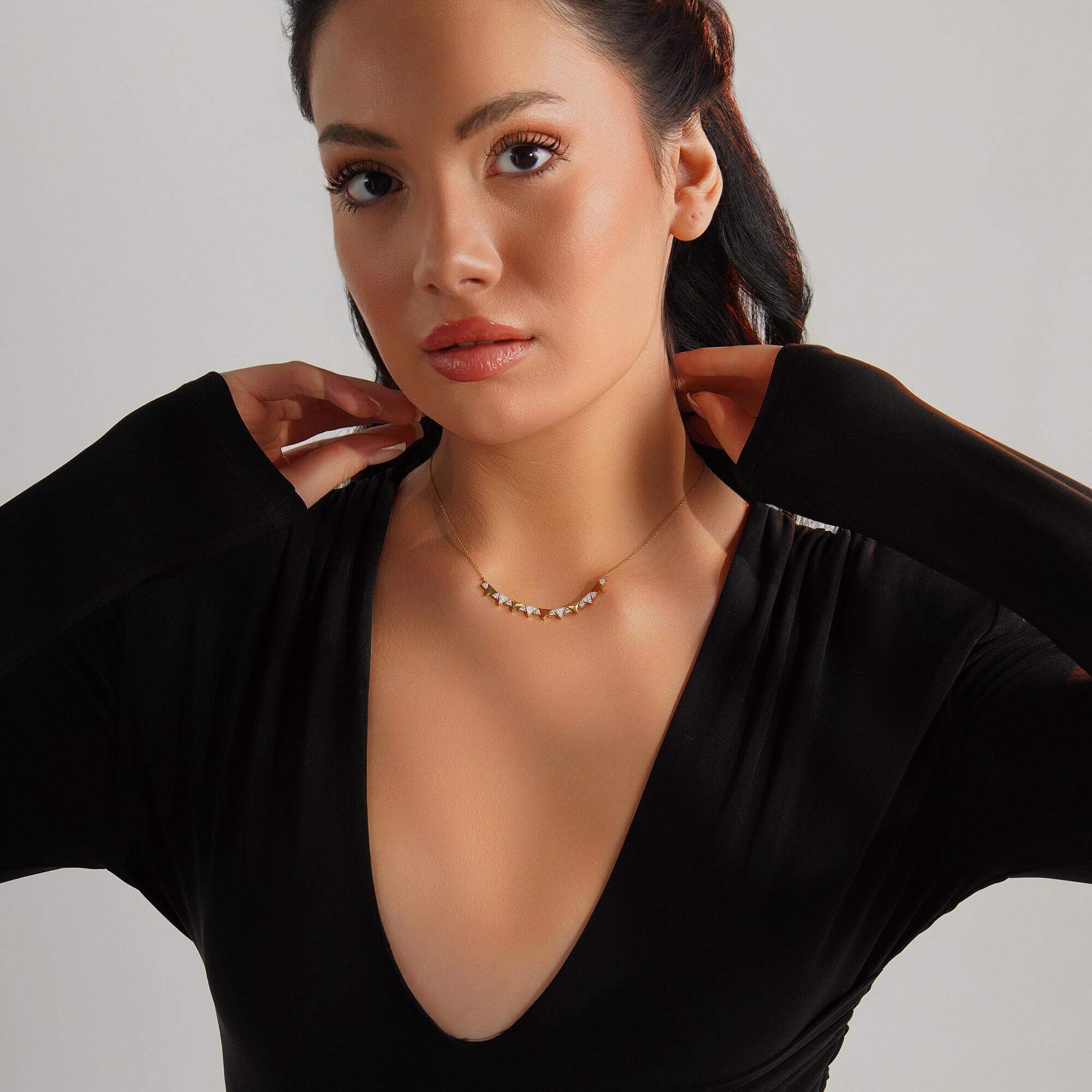 Pırlanta Spike Station Kolye