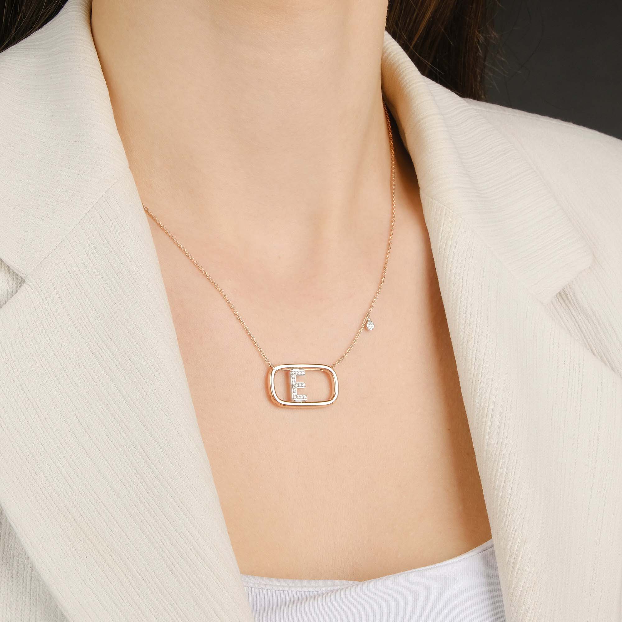 Hareketli Pırlanta Harf Kolye