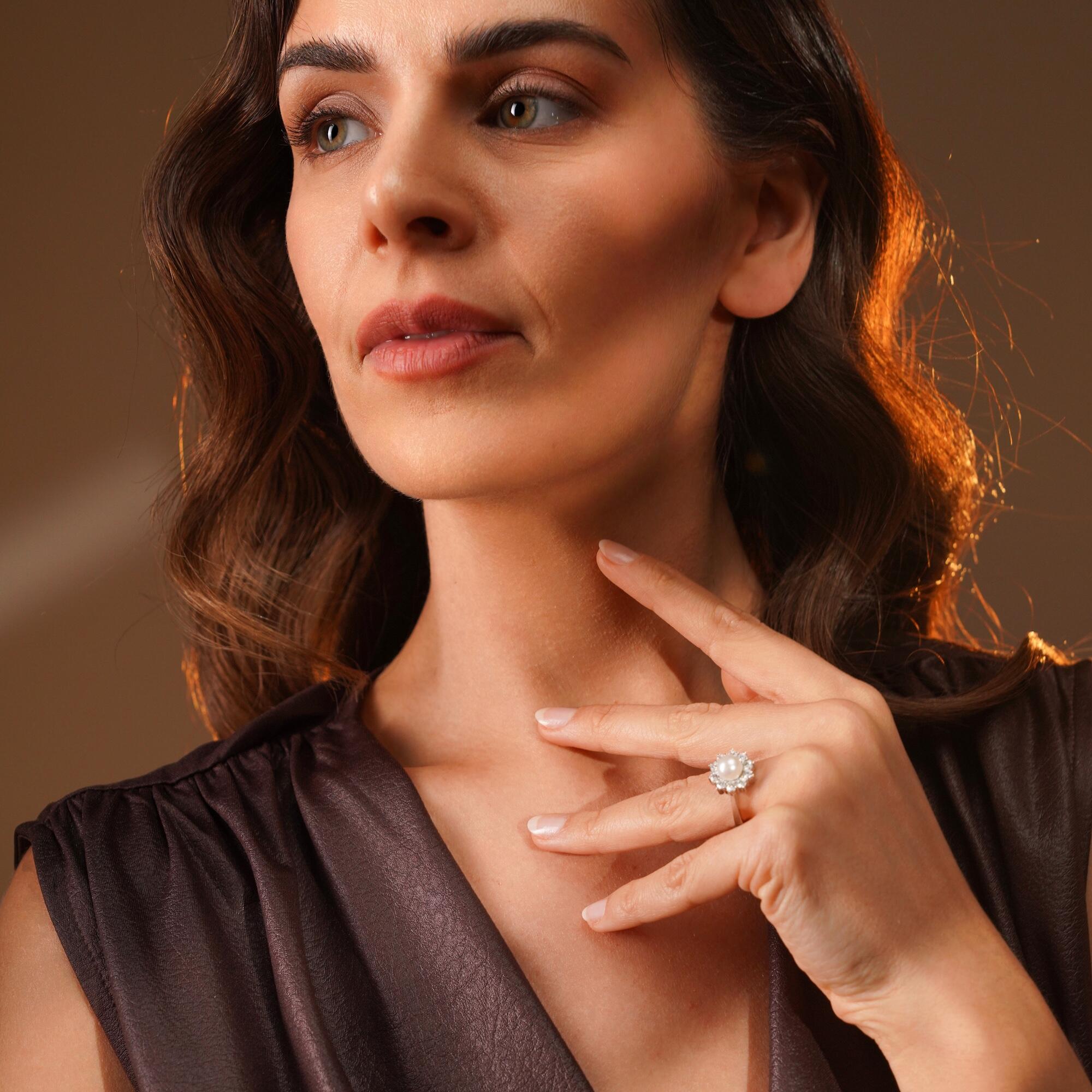 Pırlanta ve İnci Yüzük