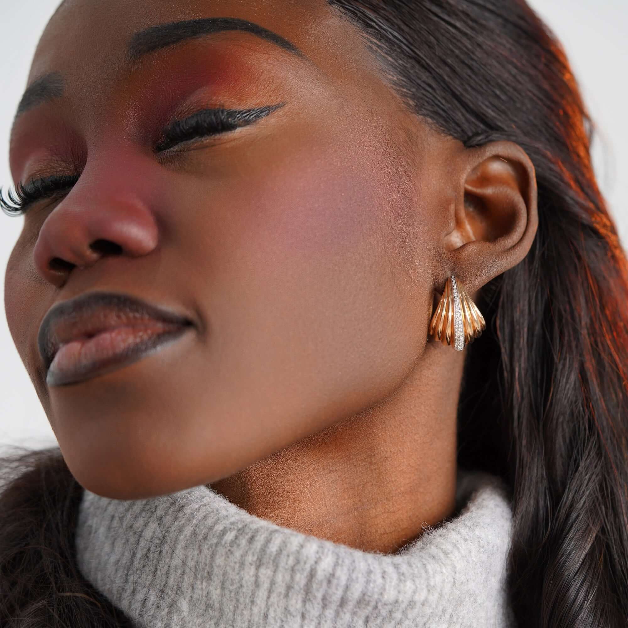 Pırlanta Büyük Kruvasan Halka Küpe / Large Diamond Croissant