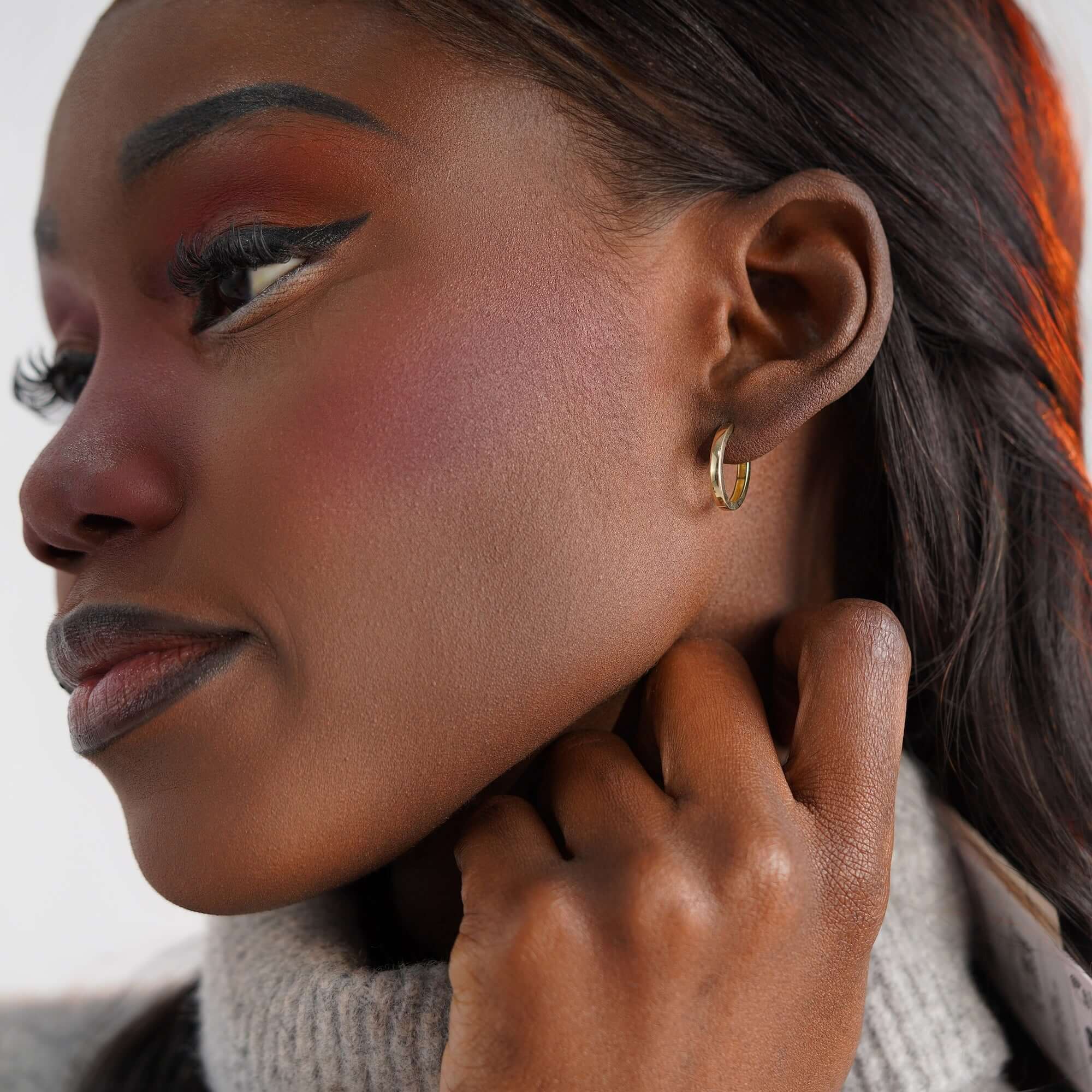 Oval Altın Halka Küpe