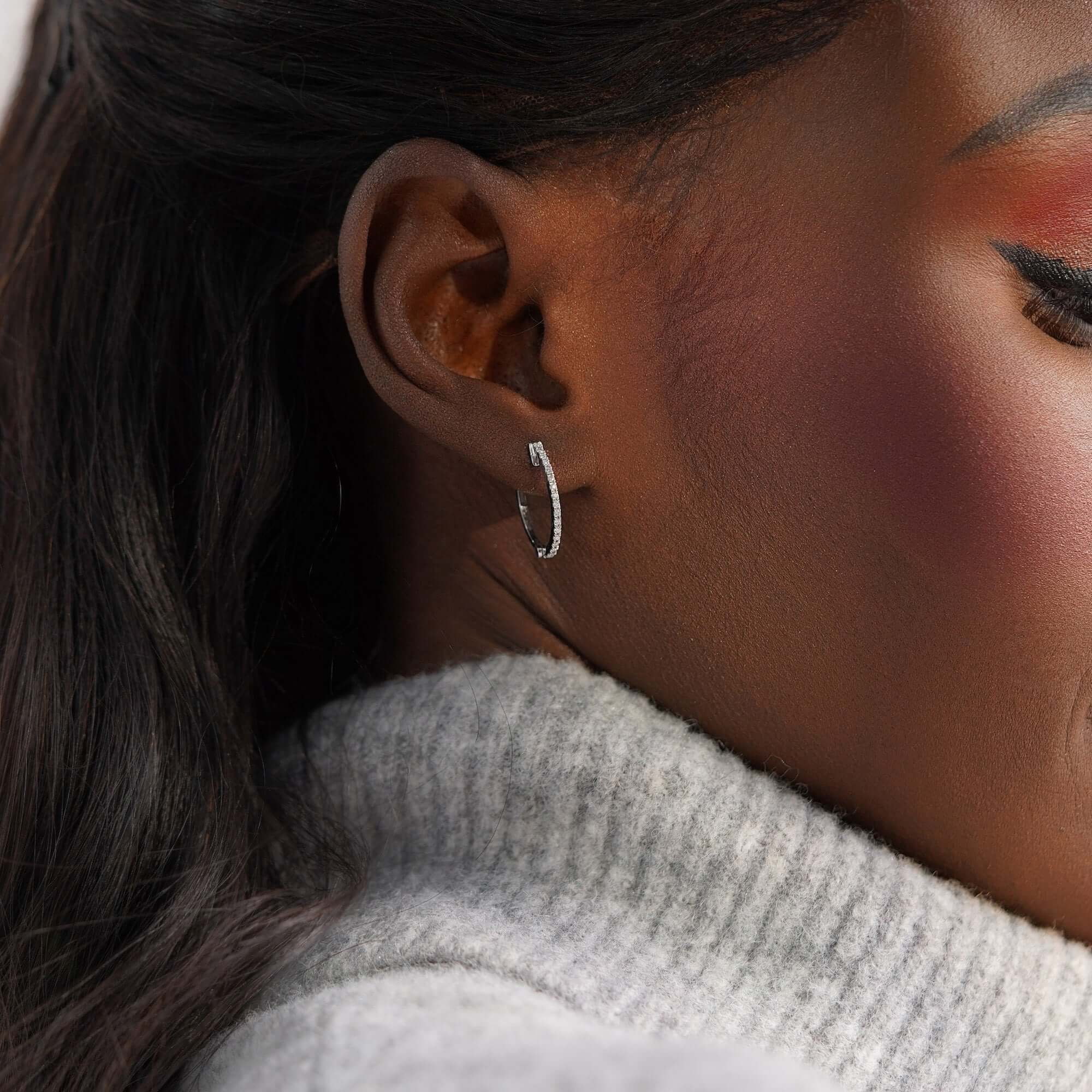 Oval Pırlanta Halka Küpe