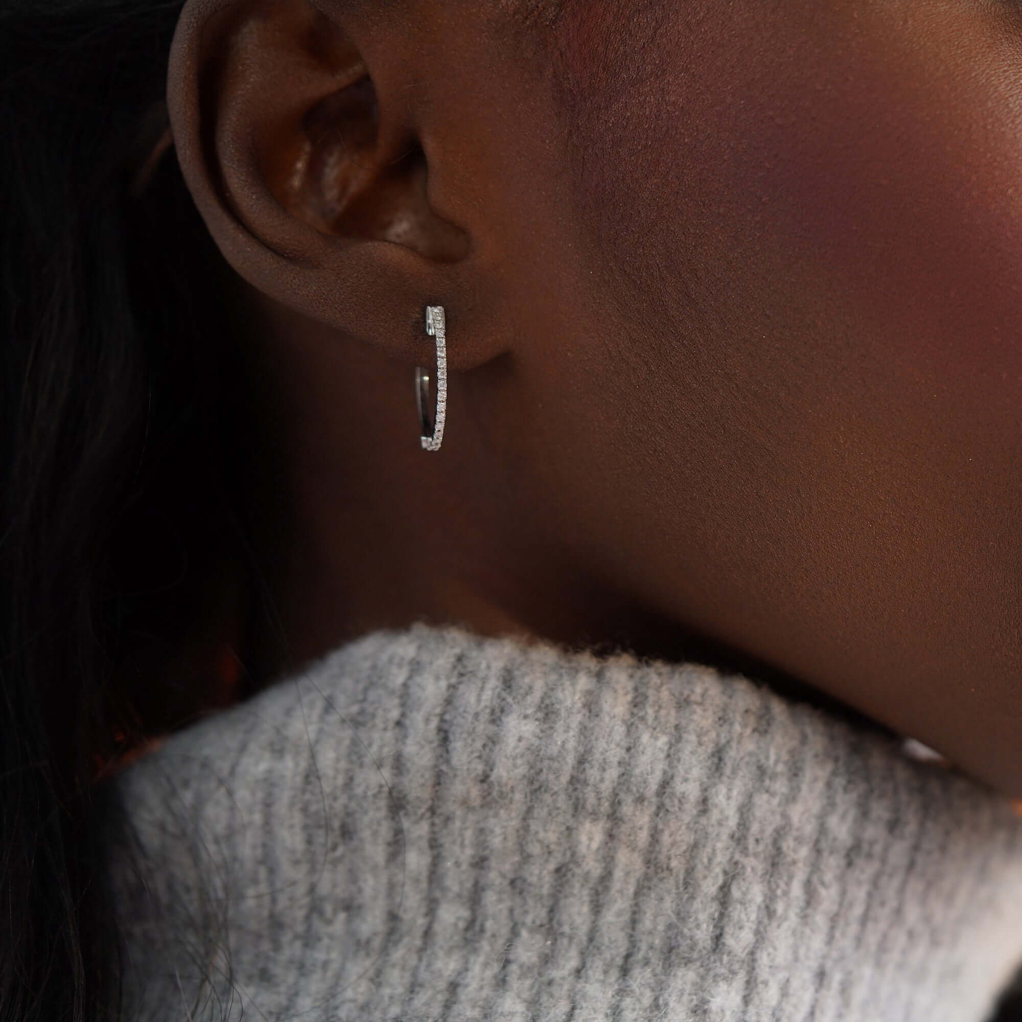 Oval Pırlanta Halka Küpe