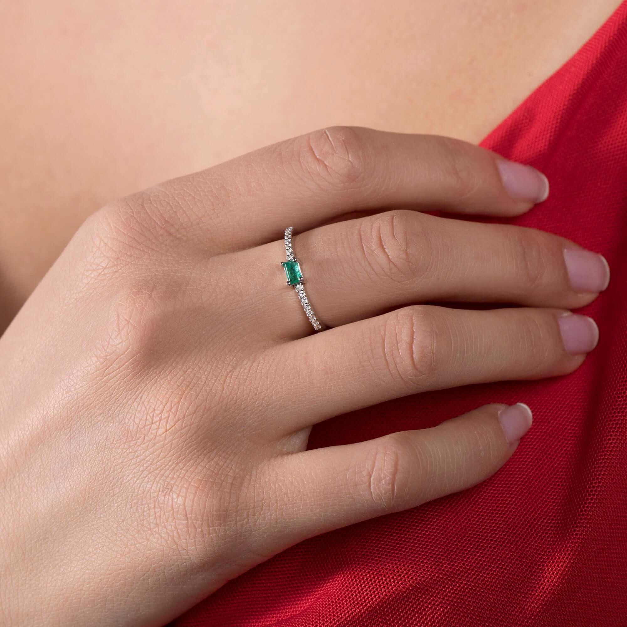 Baget Kesim Zümrüt ve Pırlanta Yarım Tamtur Yüzük