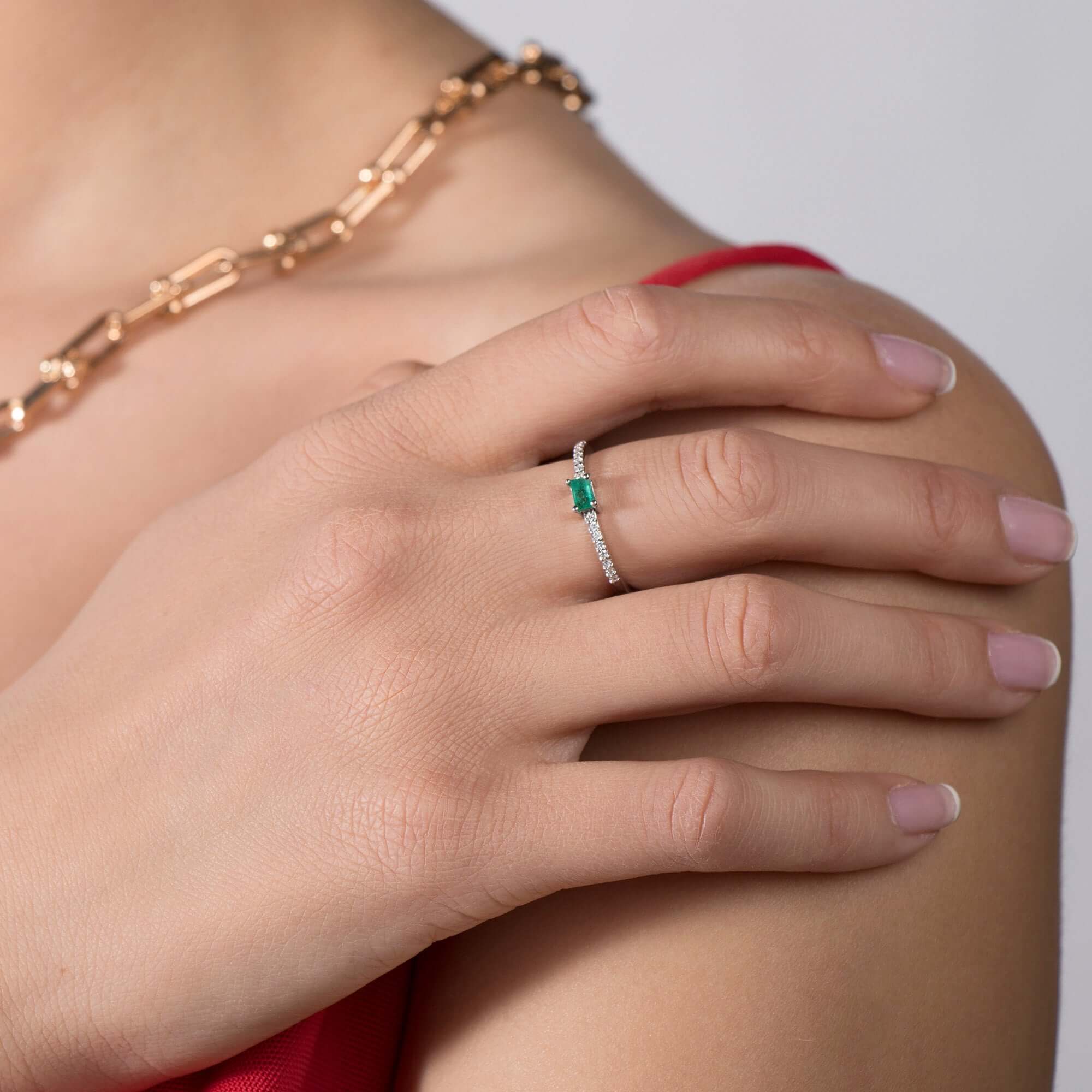 Baget Kesim Zümrüt ve Pırlanta Yarım Tamtur Yüzük