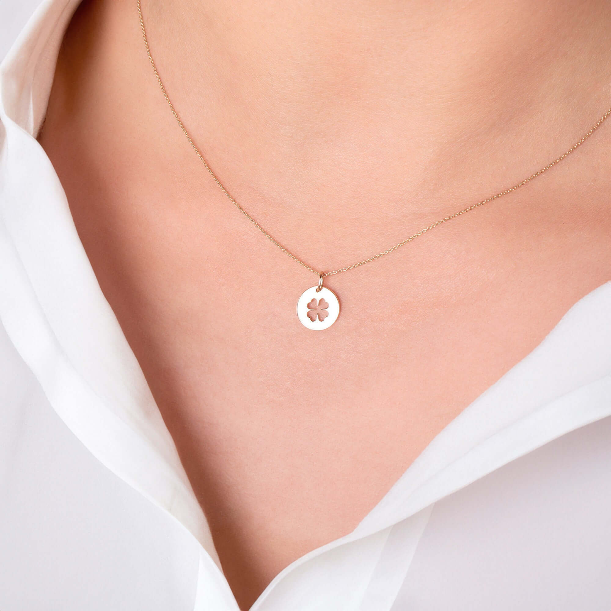 Minimal Yonca Kolye Ucu