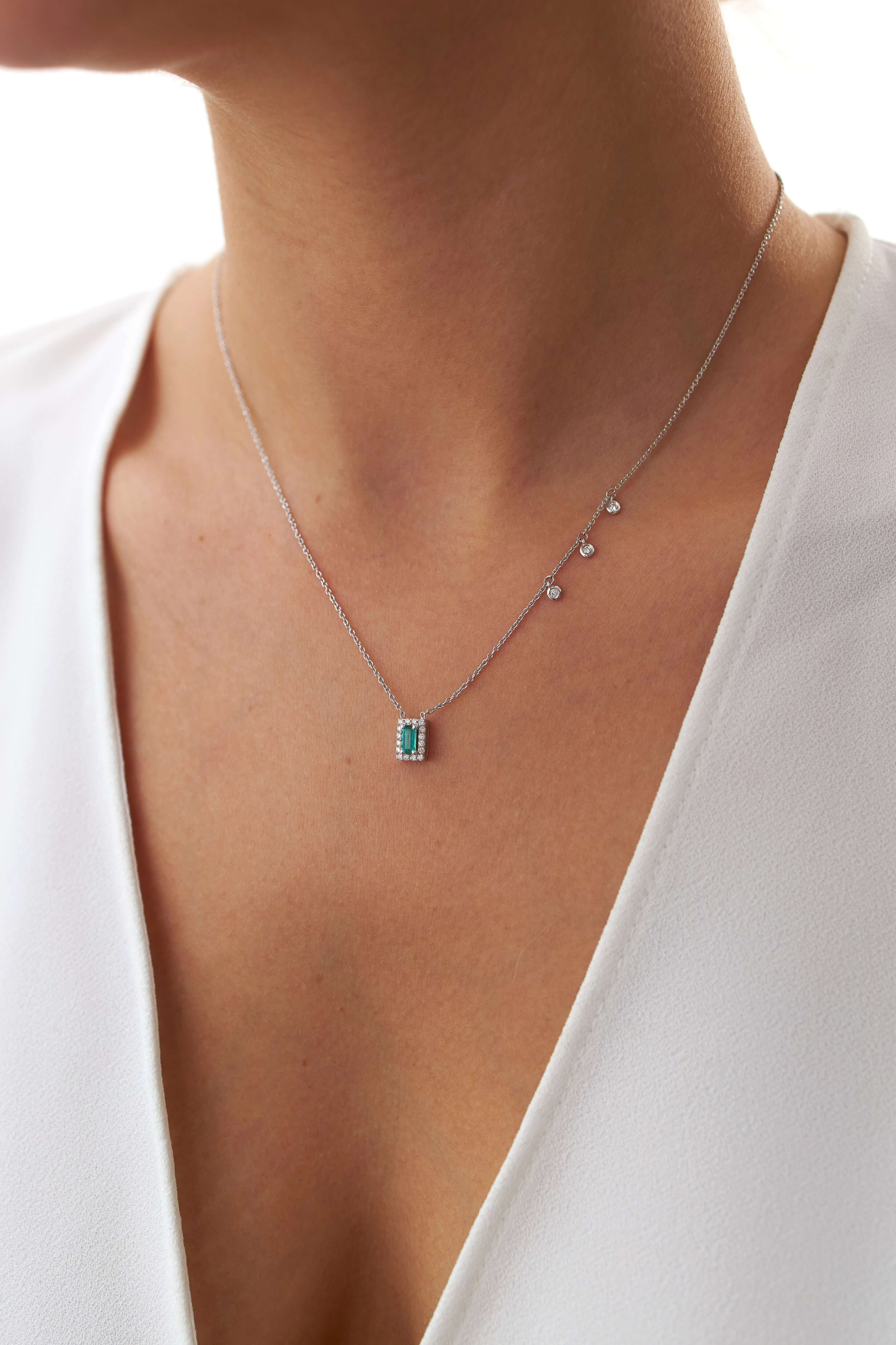 Asimetrik Zümrüt ve Pırlanta Kolye