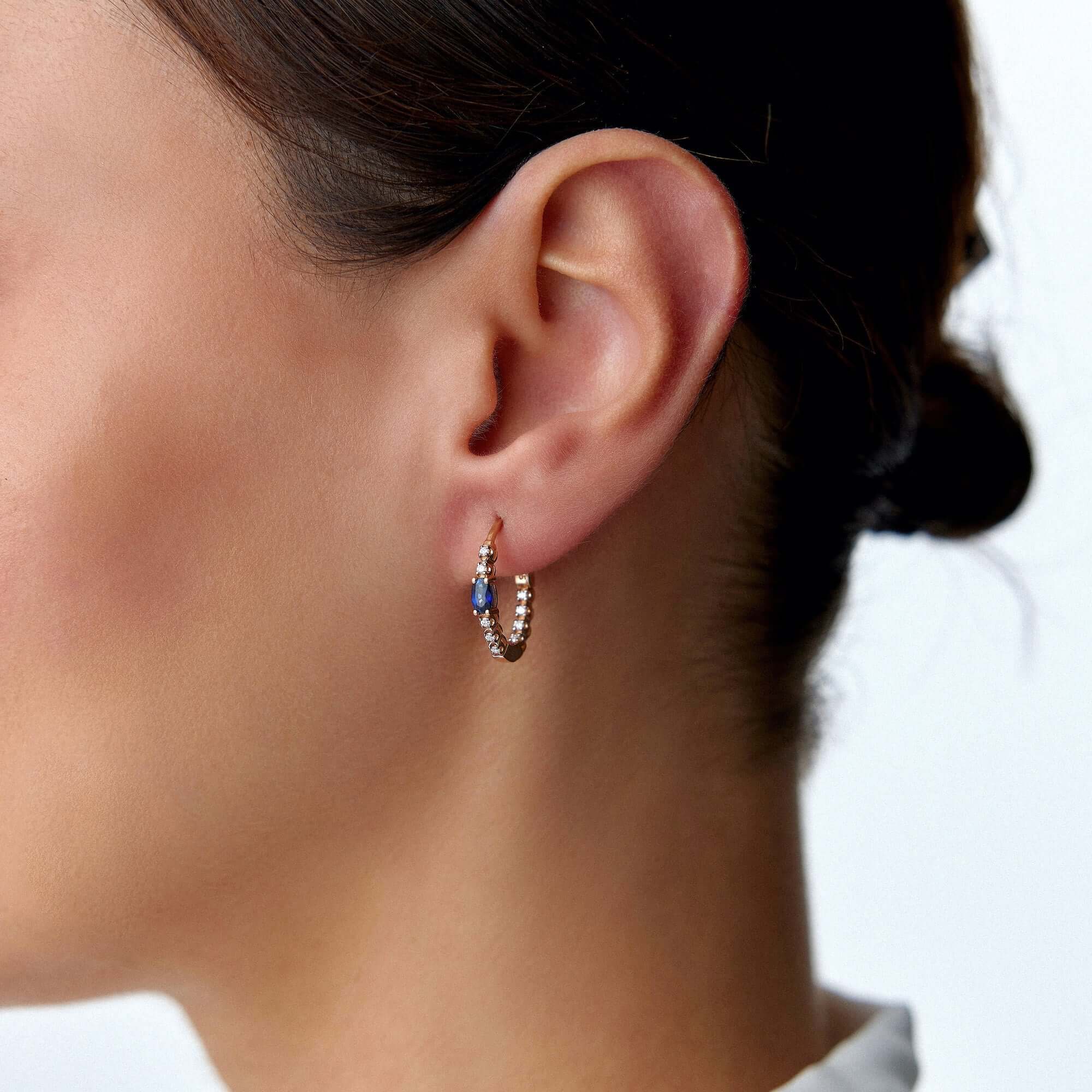 Oval Kesim Mavi Safir ve Pırlanta Halka Küpe