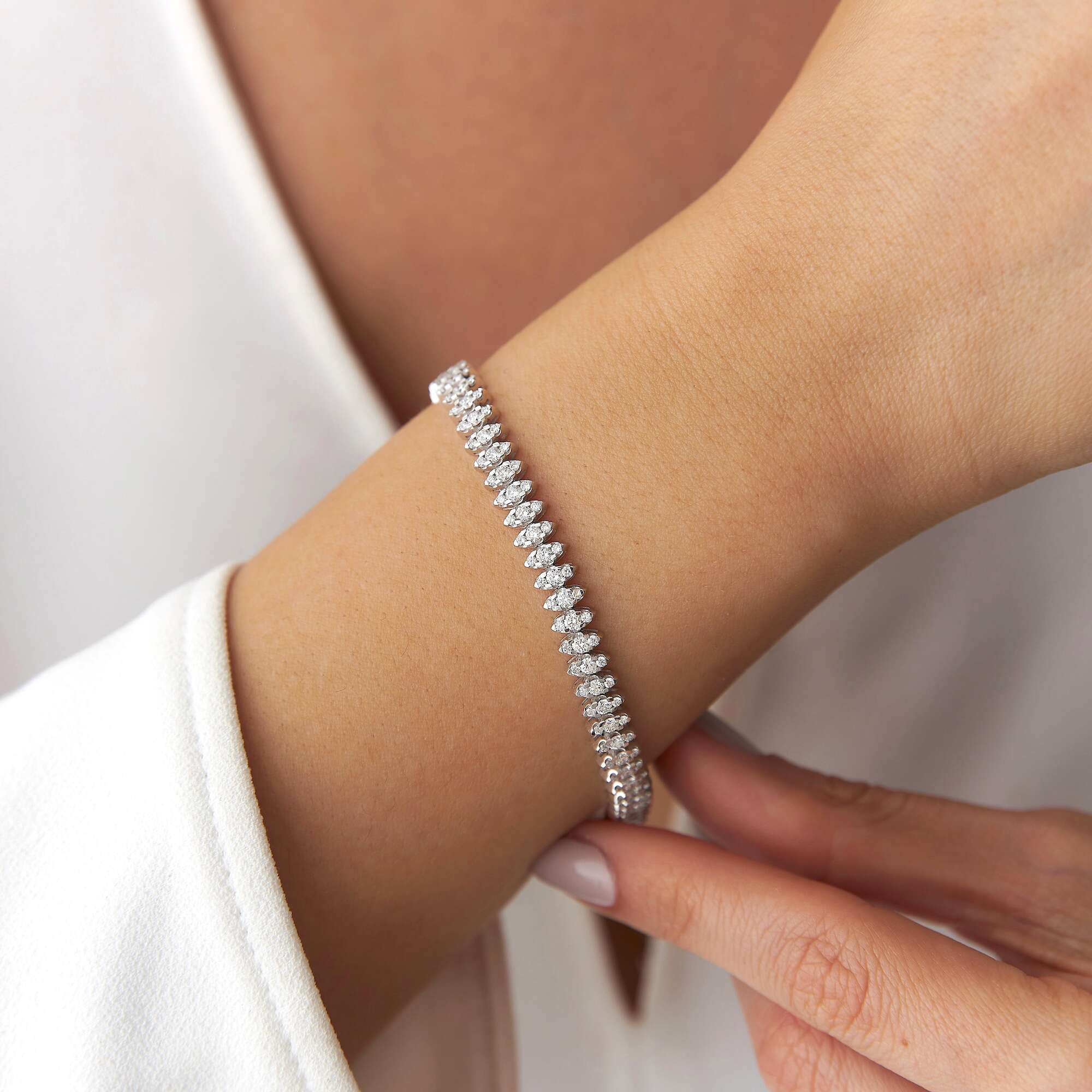 Pırlanta Spike Su Yolu Bileklik