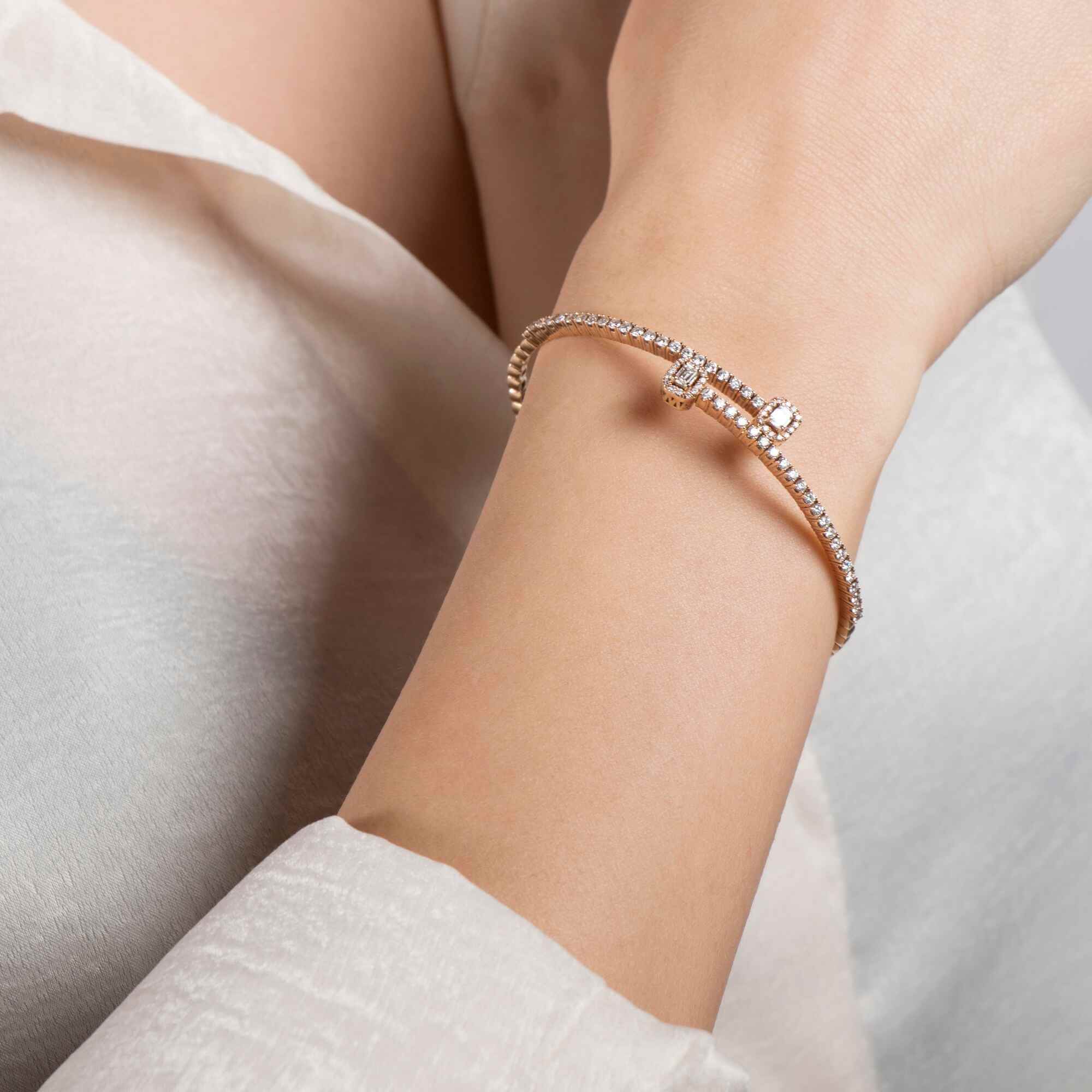 Esnek Pırlanta Twist Bileklik