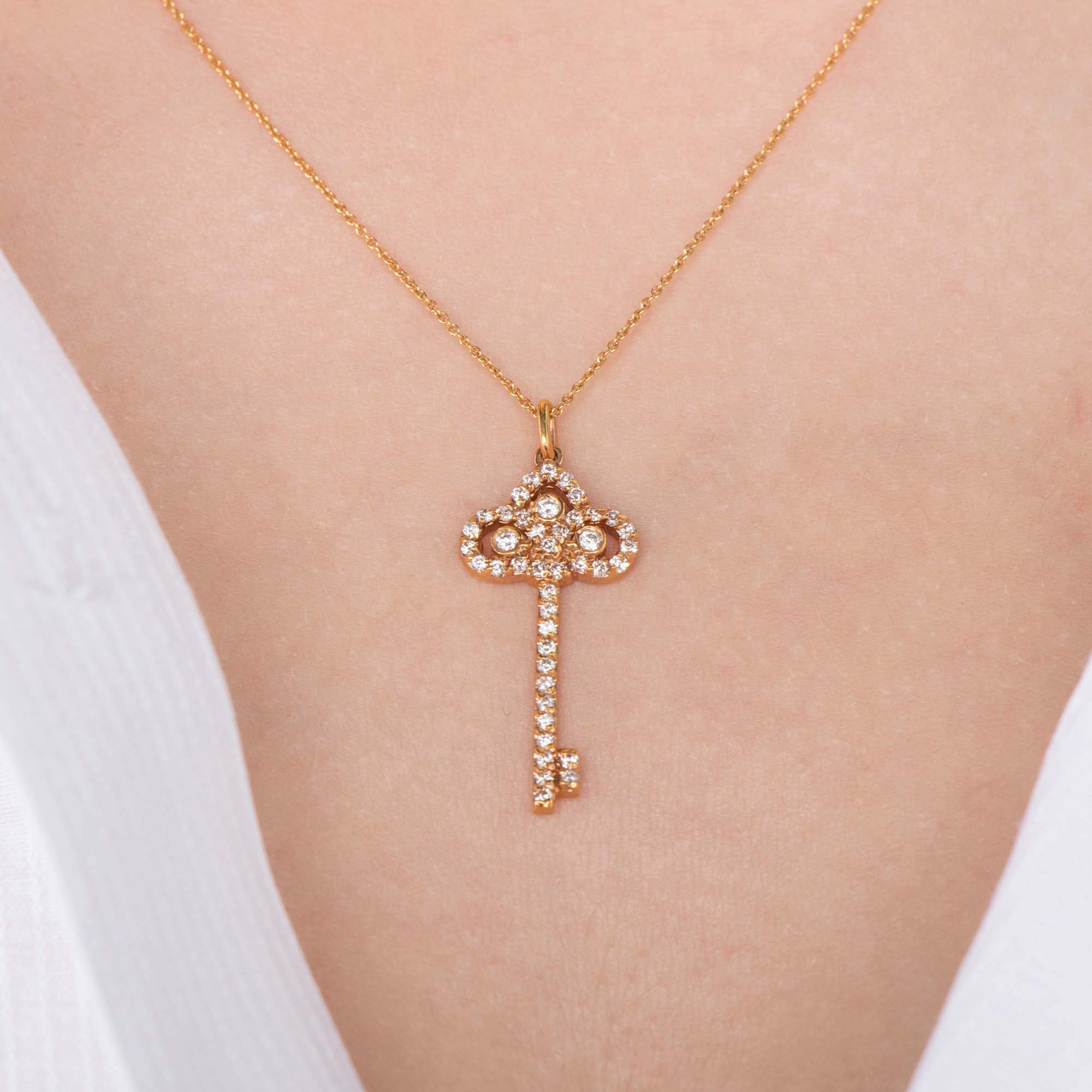 Pırlanta Anahtar Kolye