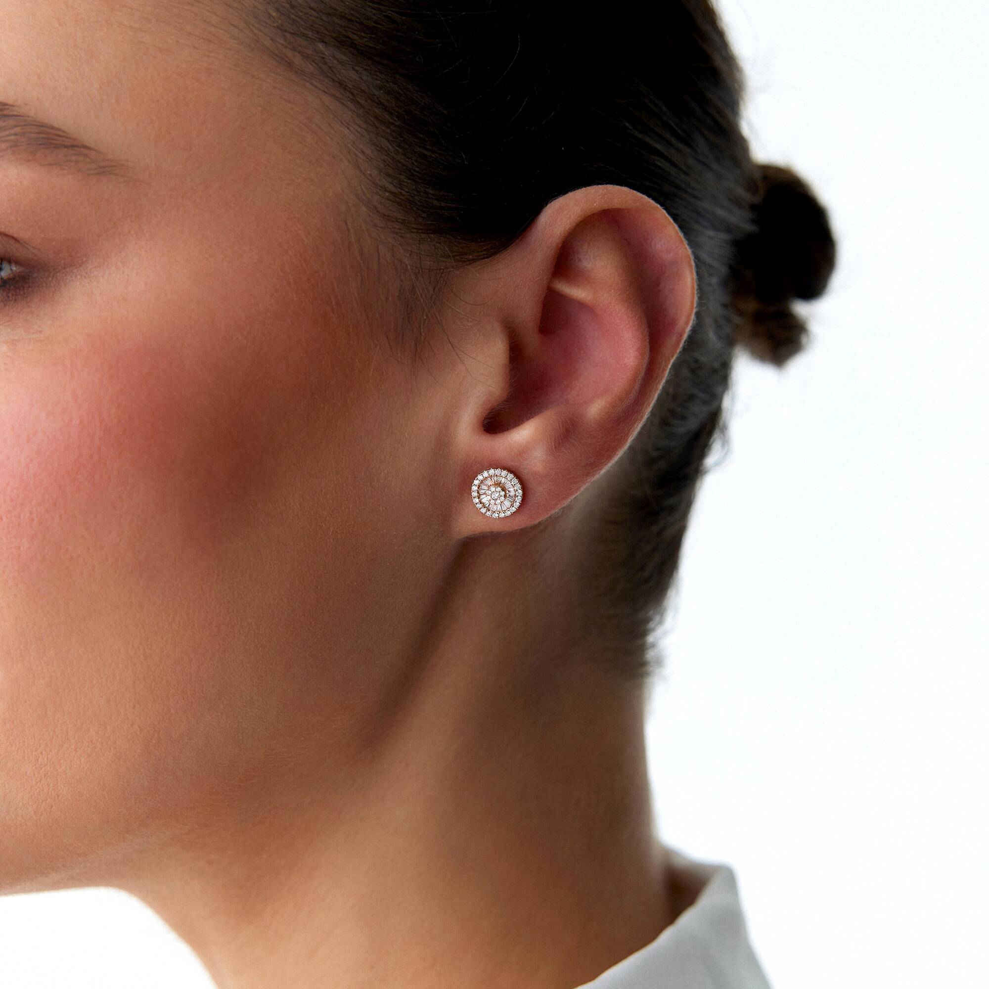 Yuvarlak Baget Pırlanta Küpe / The Sparkle Circle