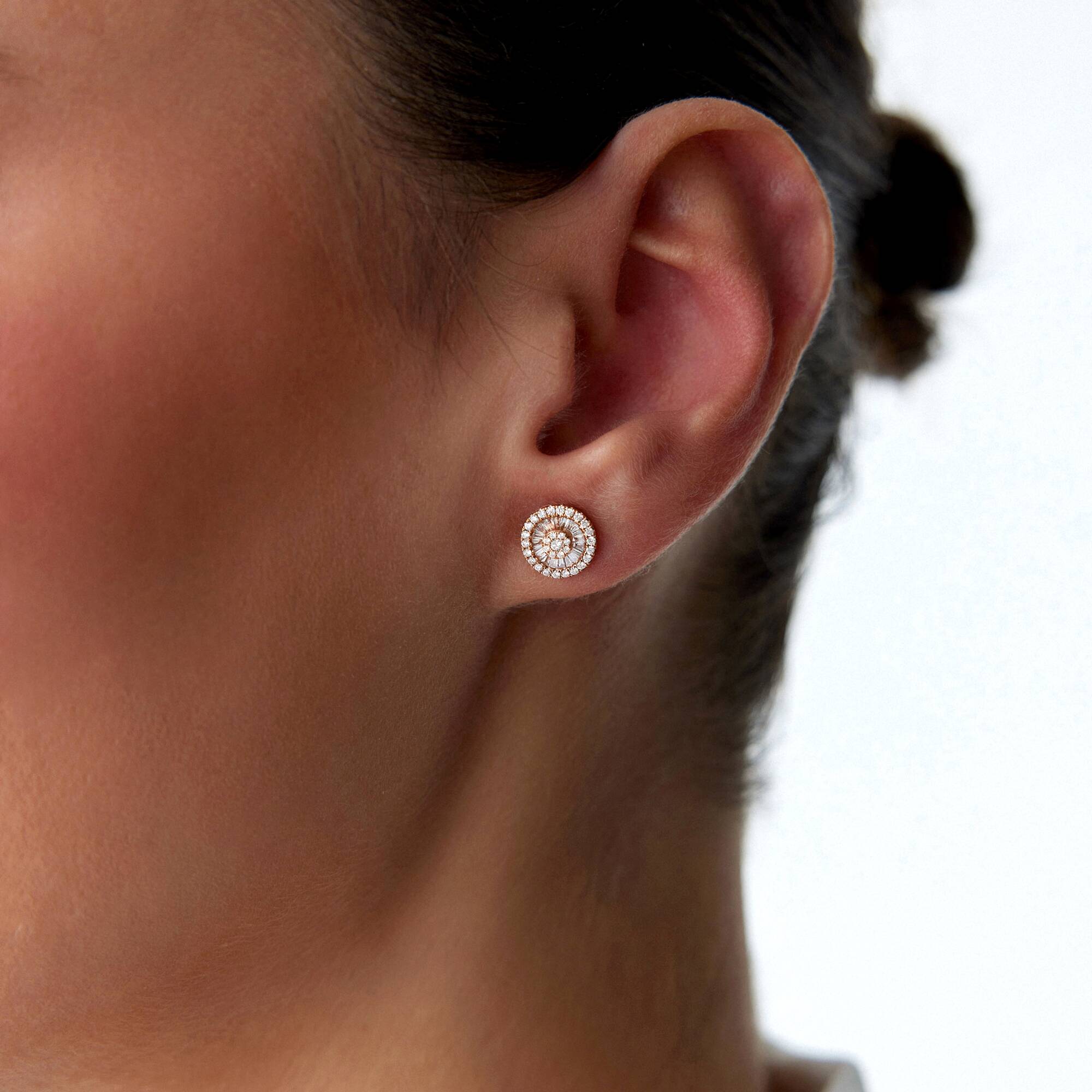 Yuvarlak Baget Pırlanta Küpe / The Sparkle Circle