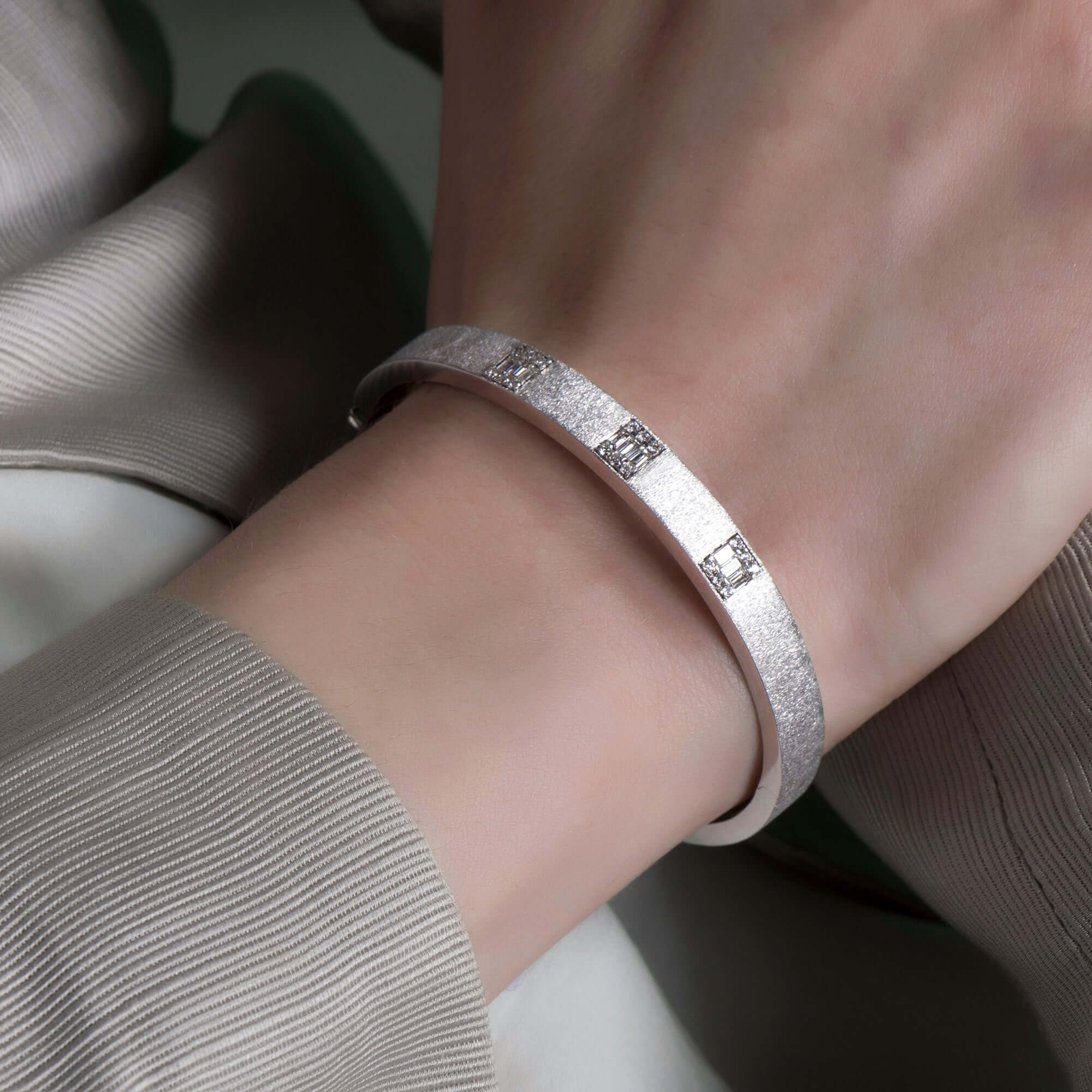 Modern Mat Pırlanta Bilezik / Modern Matte