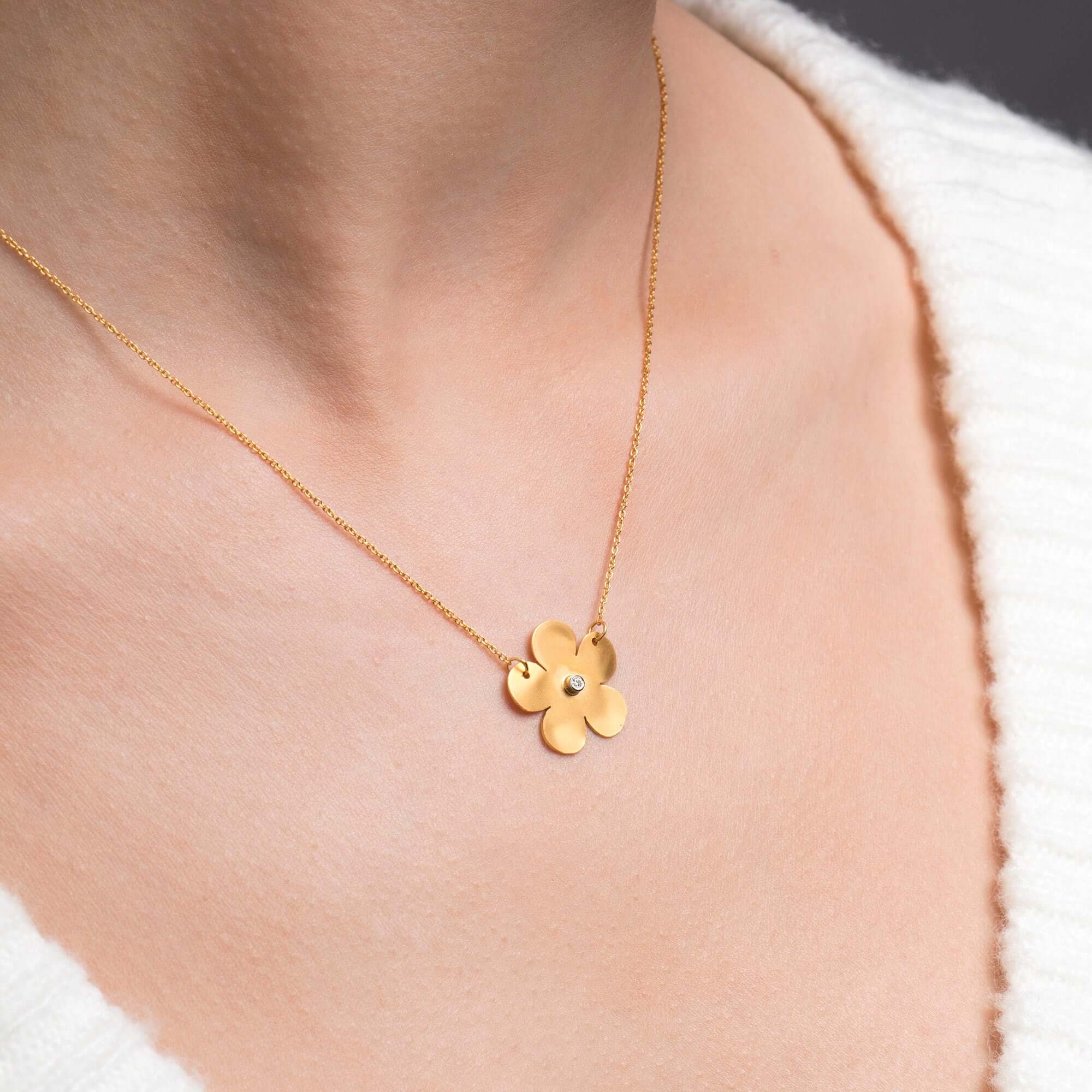 Mat Pırlanta Çiçek Kolye / Matte Finish Flower