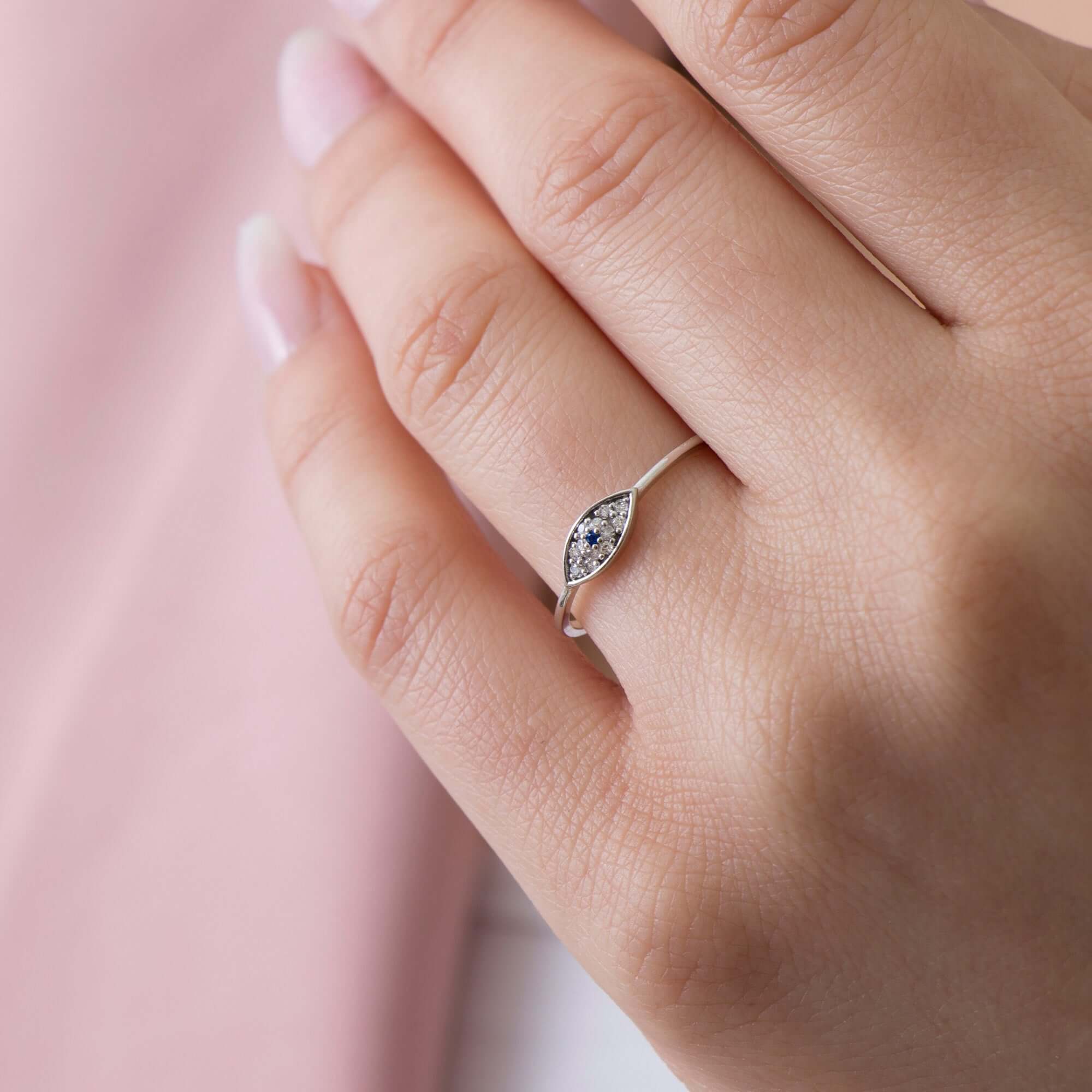 Minicik Pırlanta ve Safir Göz Yüzük