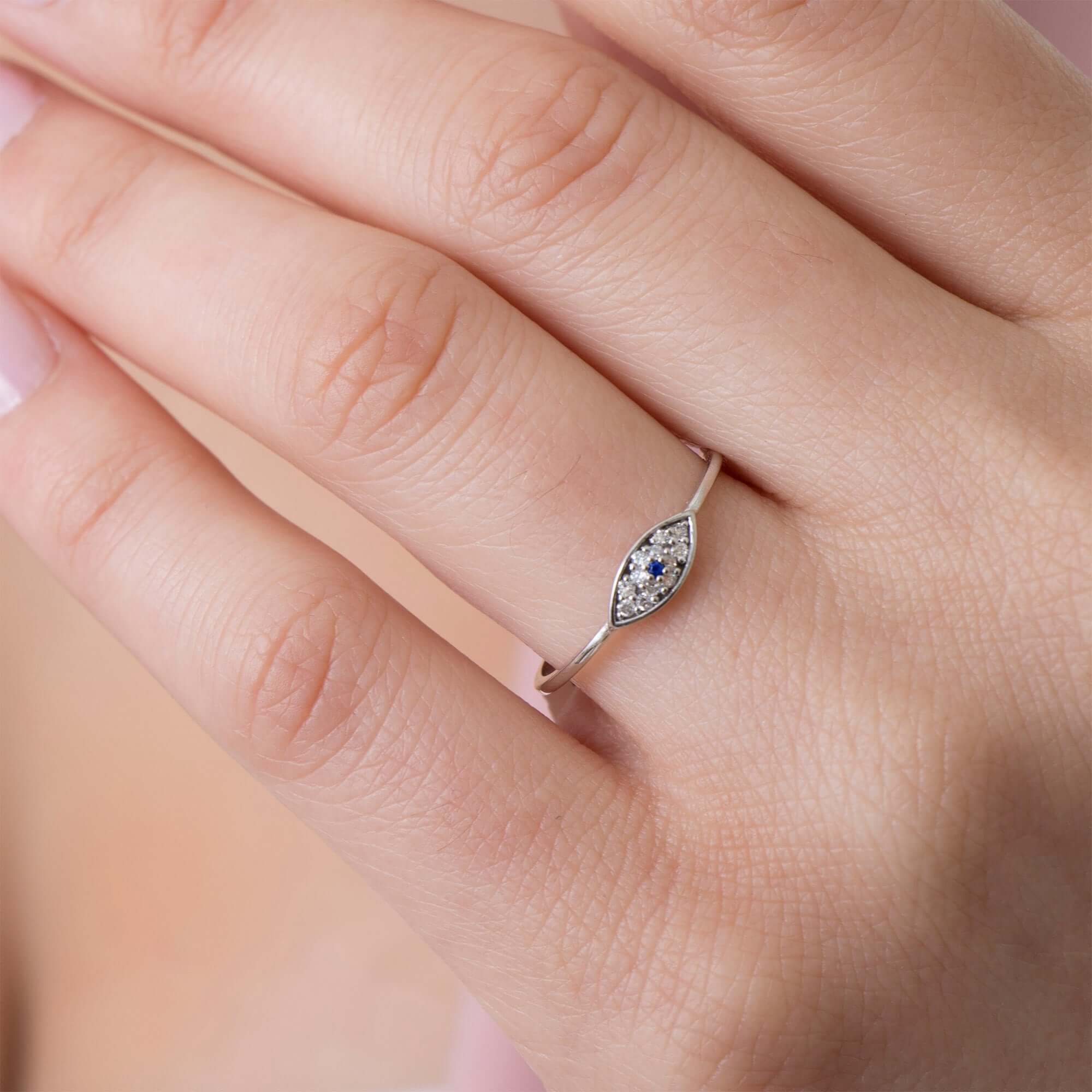 Minicik Pırlanta ve Safir Göz Yüzük