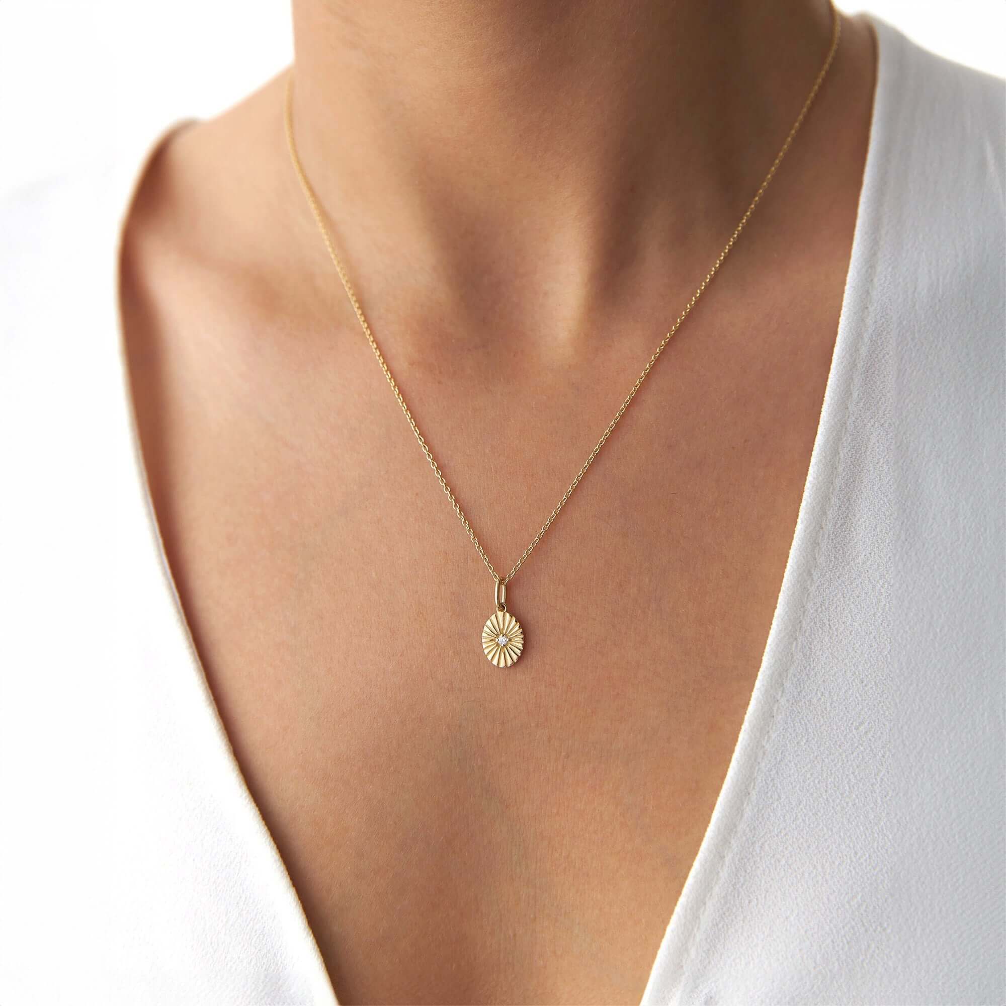 Mini Pırlanta Oval Kolye