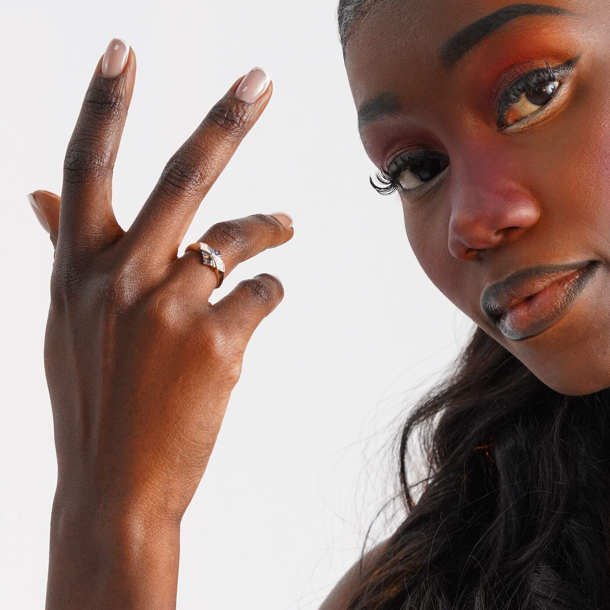 Safir ve Pırlanta Fiyonk Yüzük