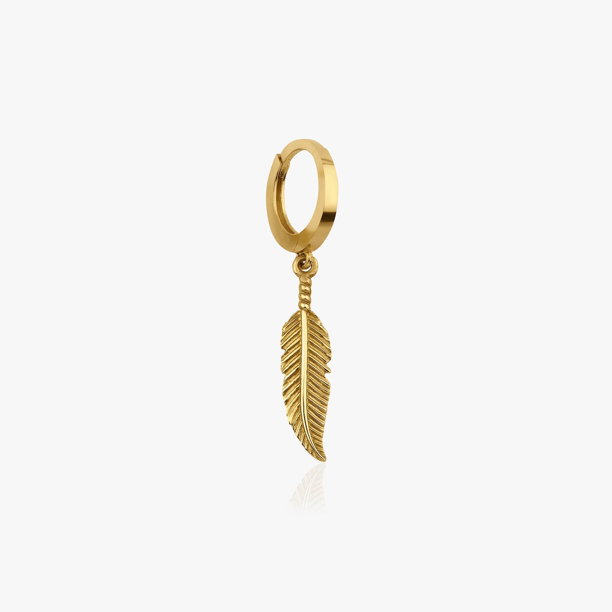 Tek Altın Tüy Sallantılı Halka Küpe / Golden Feather