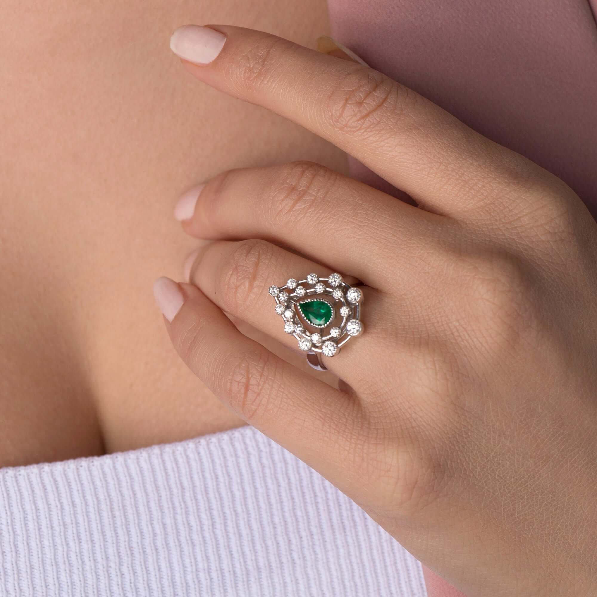 Zümrüt Kainat Yüzük / Emerald Universe