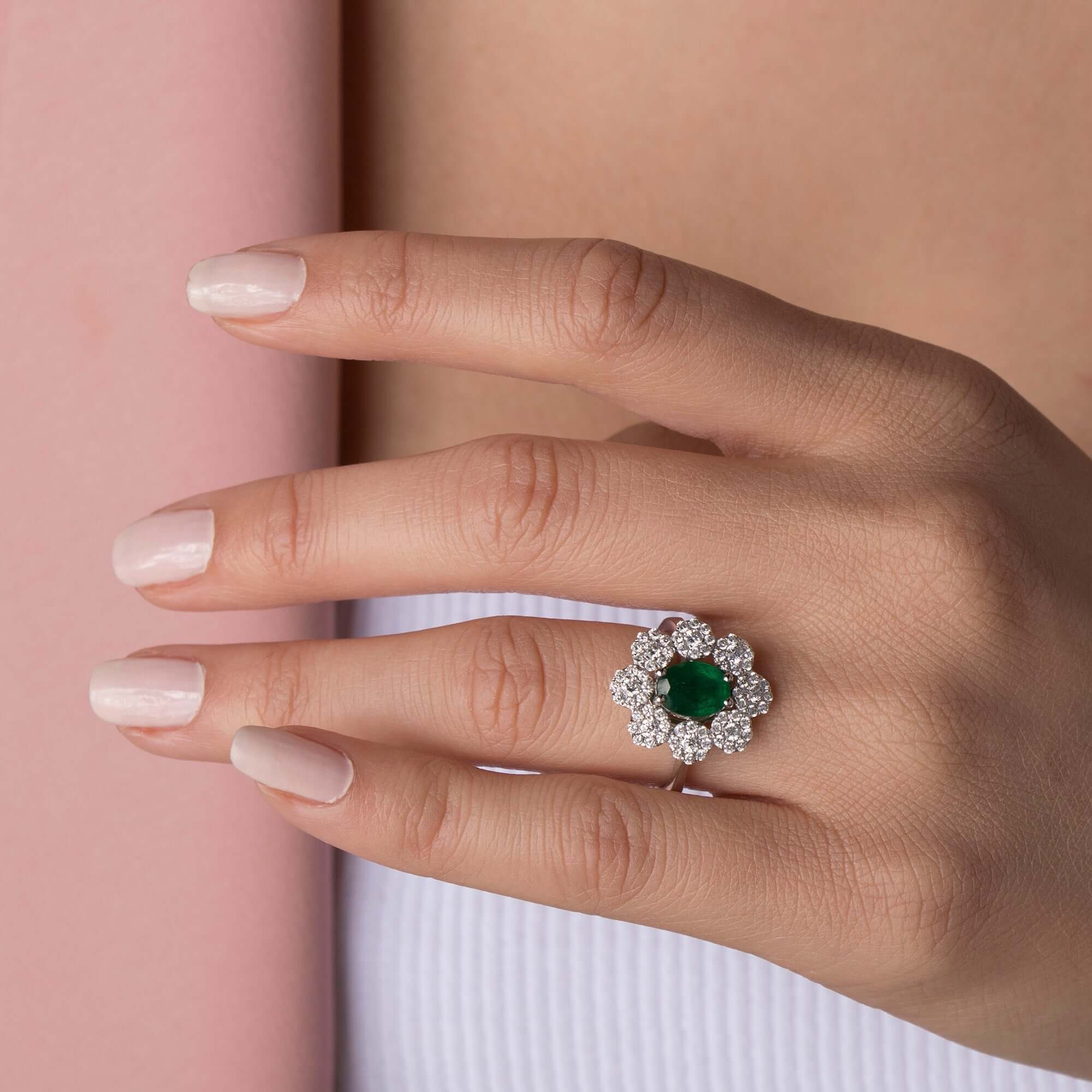 Central Zümrüt Yüzük