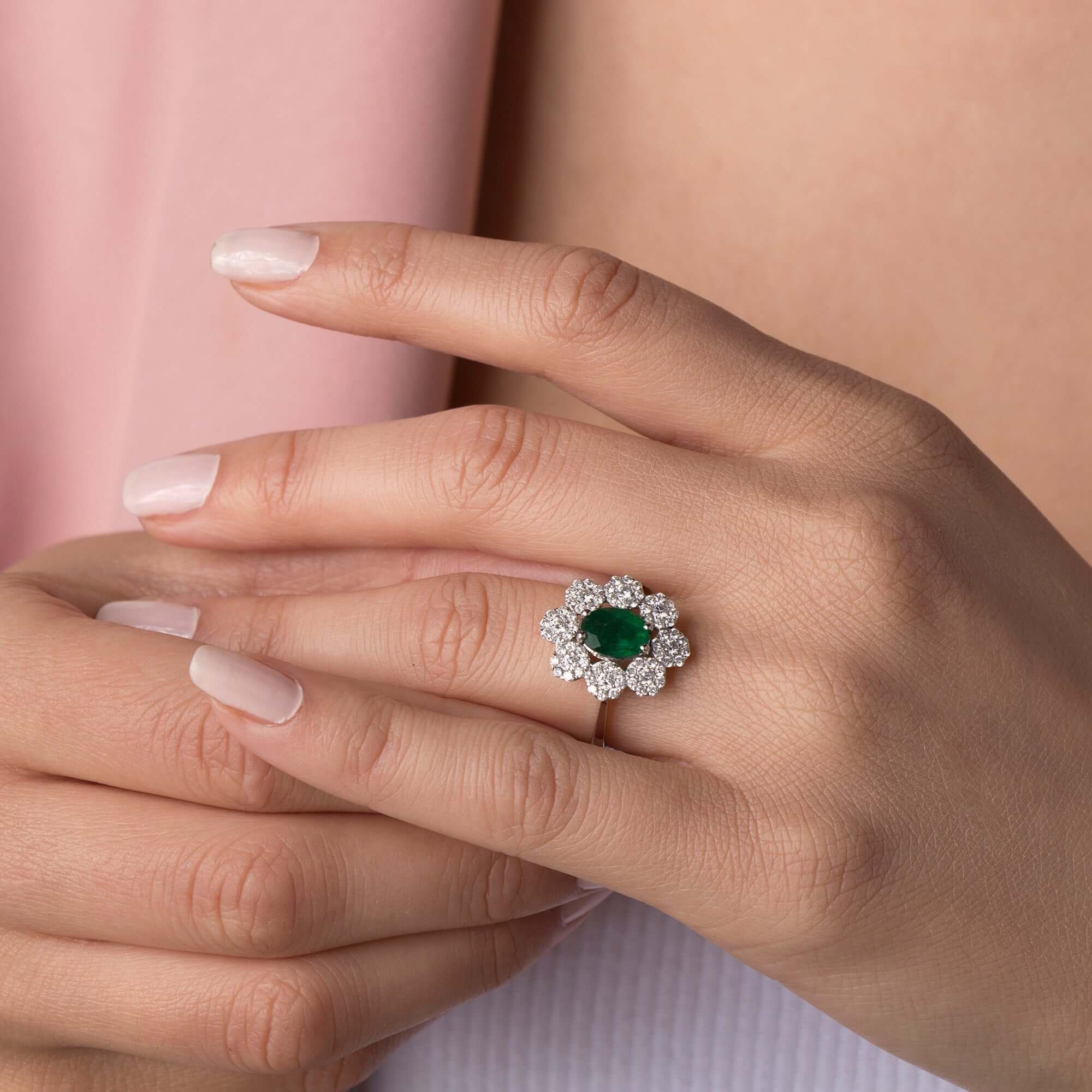 Central Zümrüt Yüzük