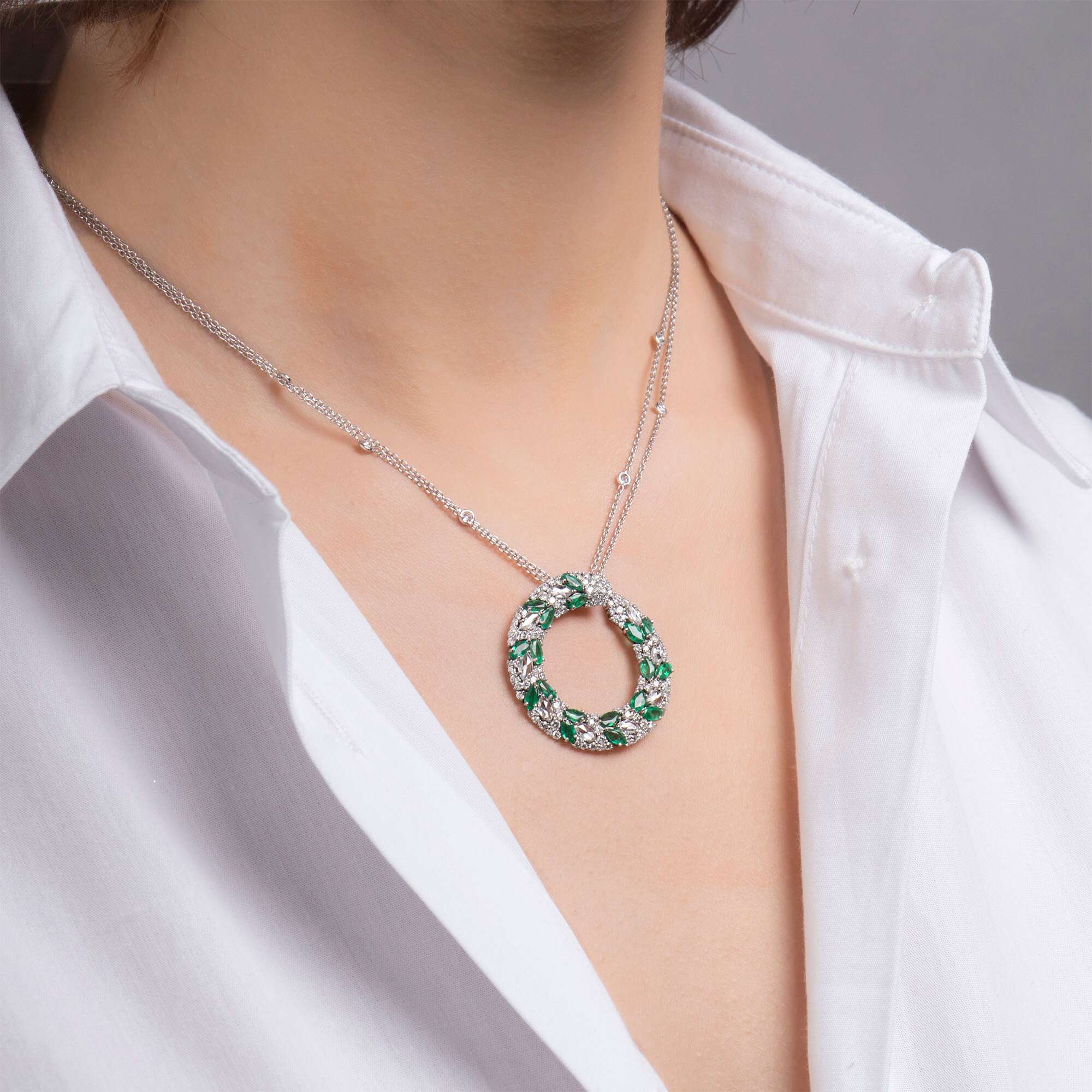 Sonsuz Zümrüt ve Pırlanta Kolye