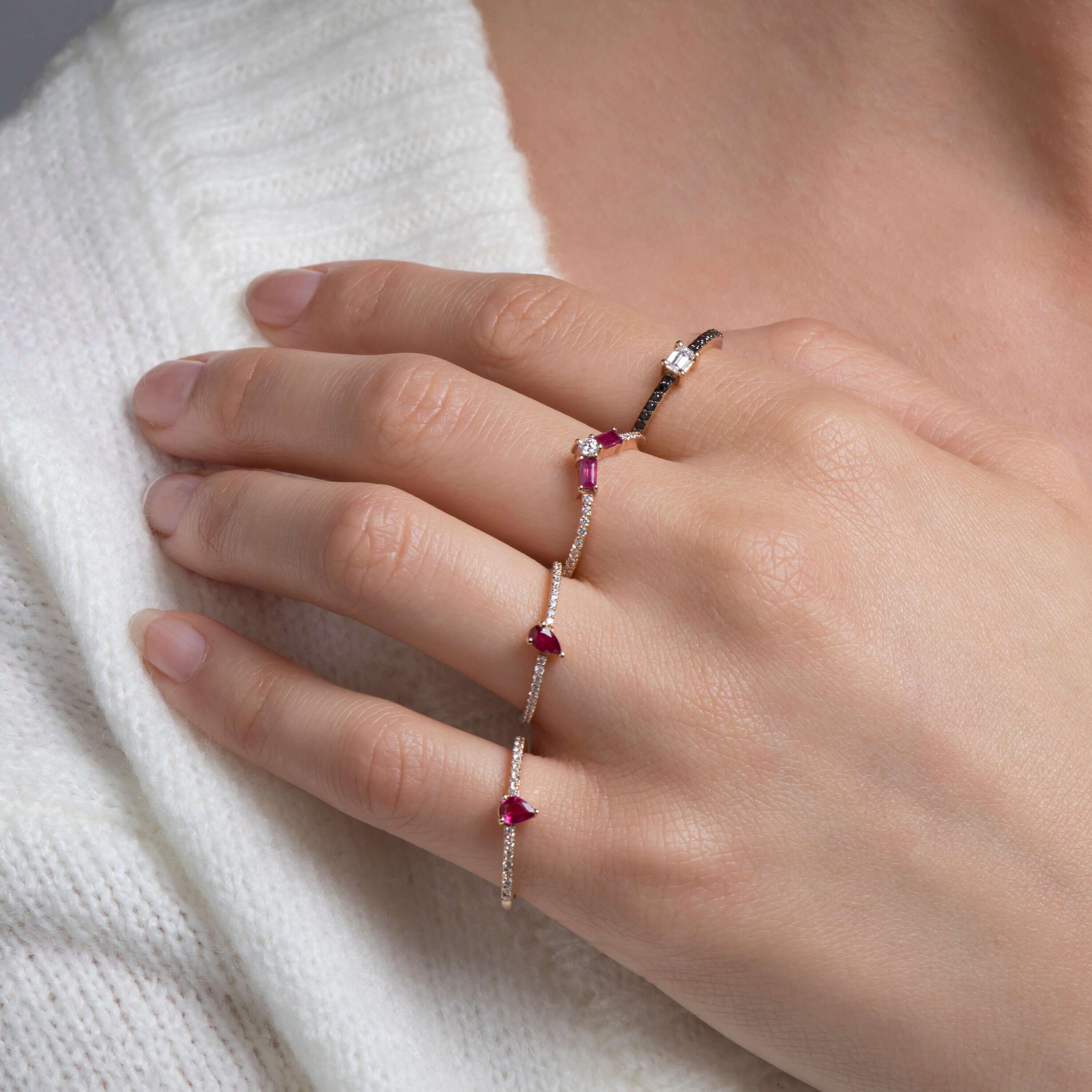 Siyah Beyaz Pırlanta Yüzük / The Black and White