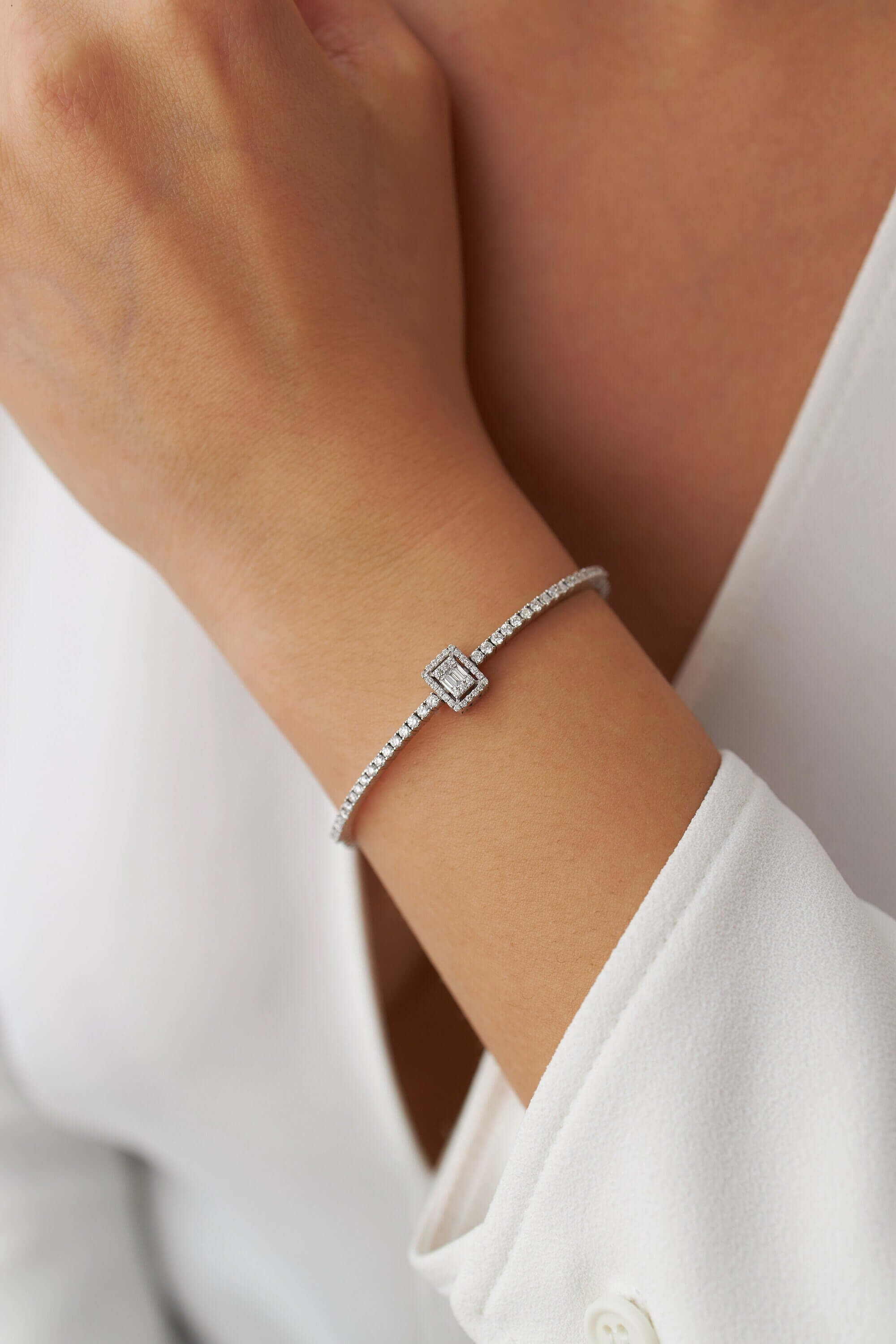 Baget Pırlanta Su Yolu Bilezik