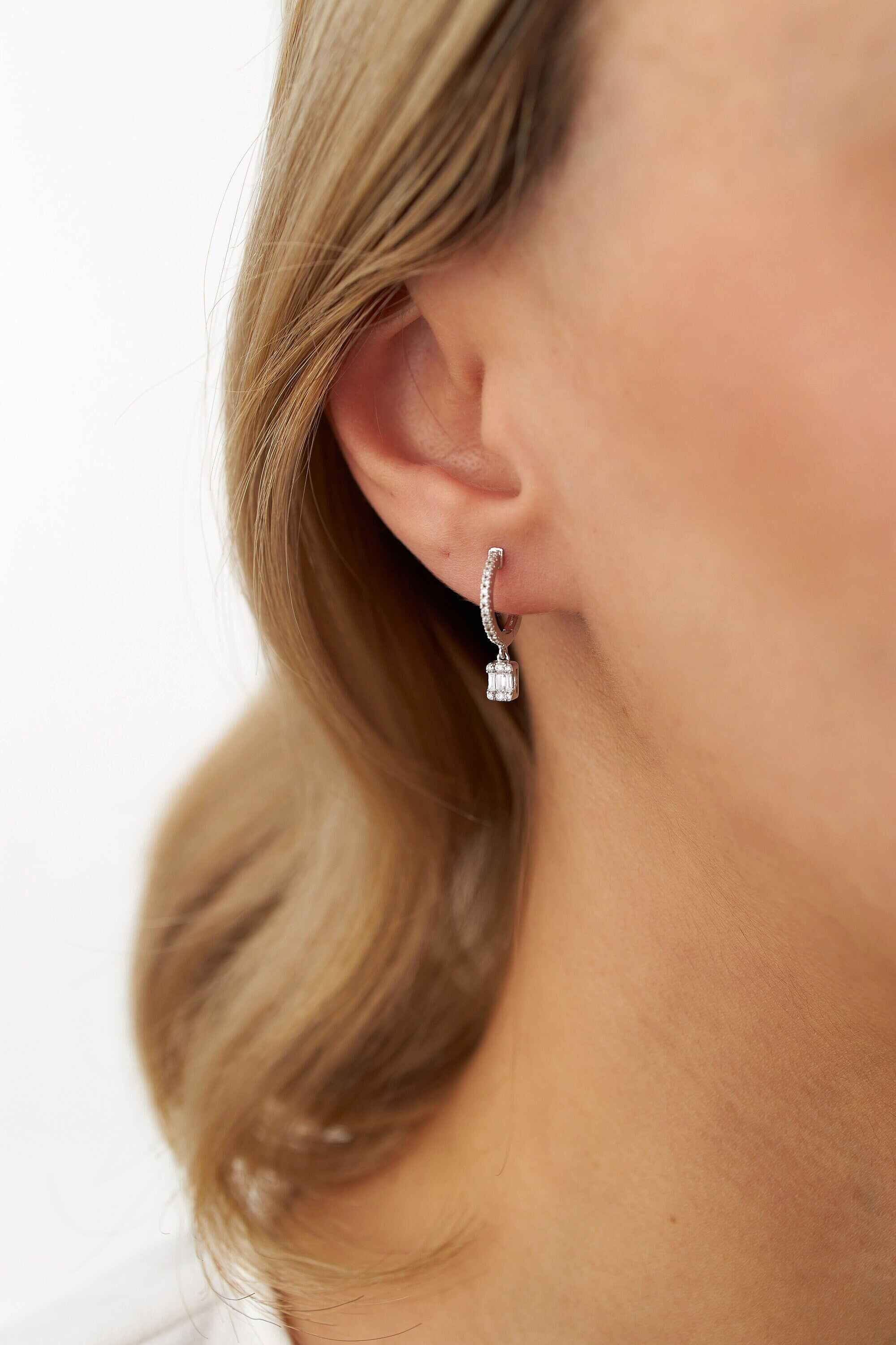 Baget Sallantılı Halka Küpe